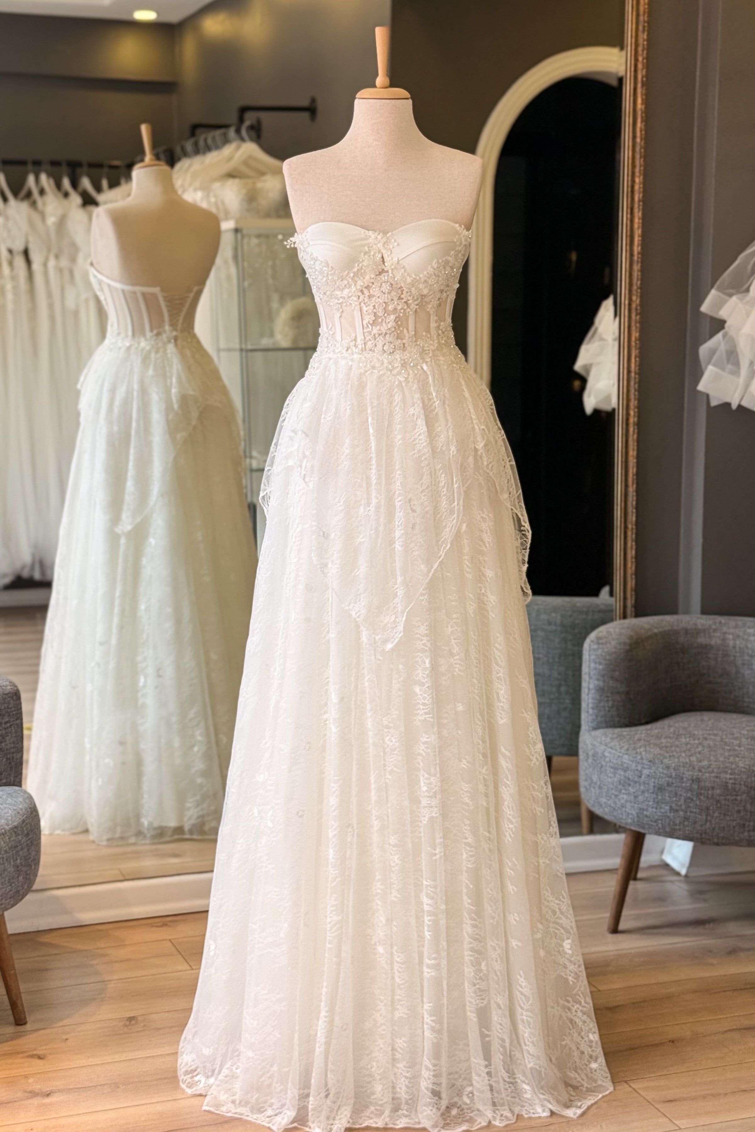 Beyaz Simli Lez Dantel Etekli ve İşlemeli Dantel Detaylı Abiye ve Nikah Elbisesi