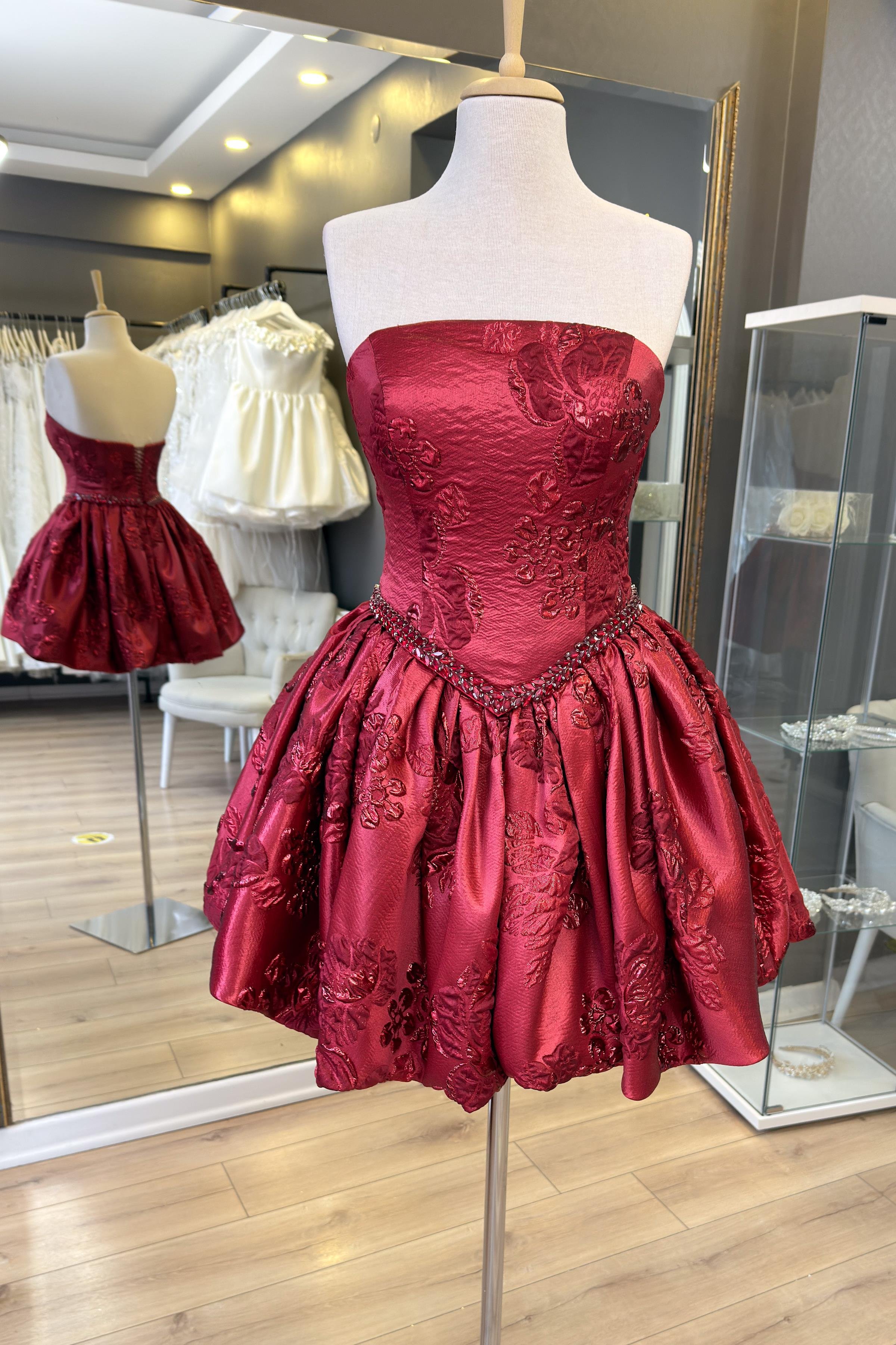 Kırmızı Düz Yaka Taş Detaylı Brokar Mini Abiye Elbise