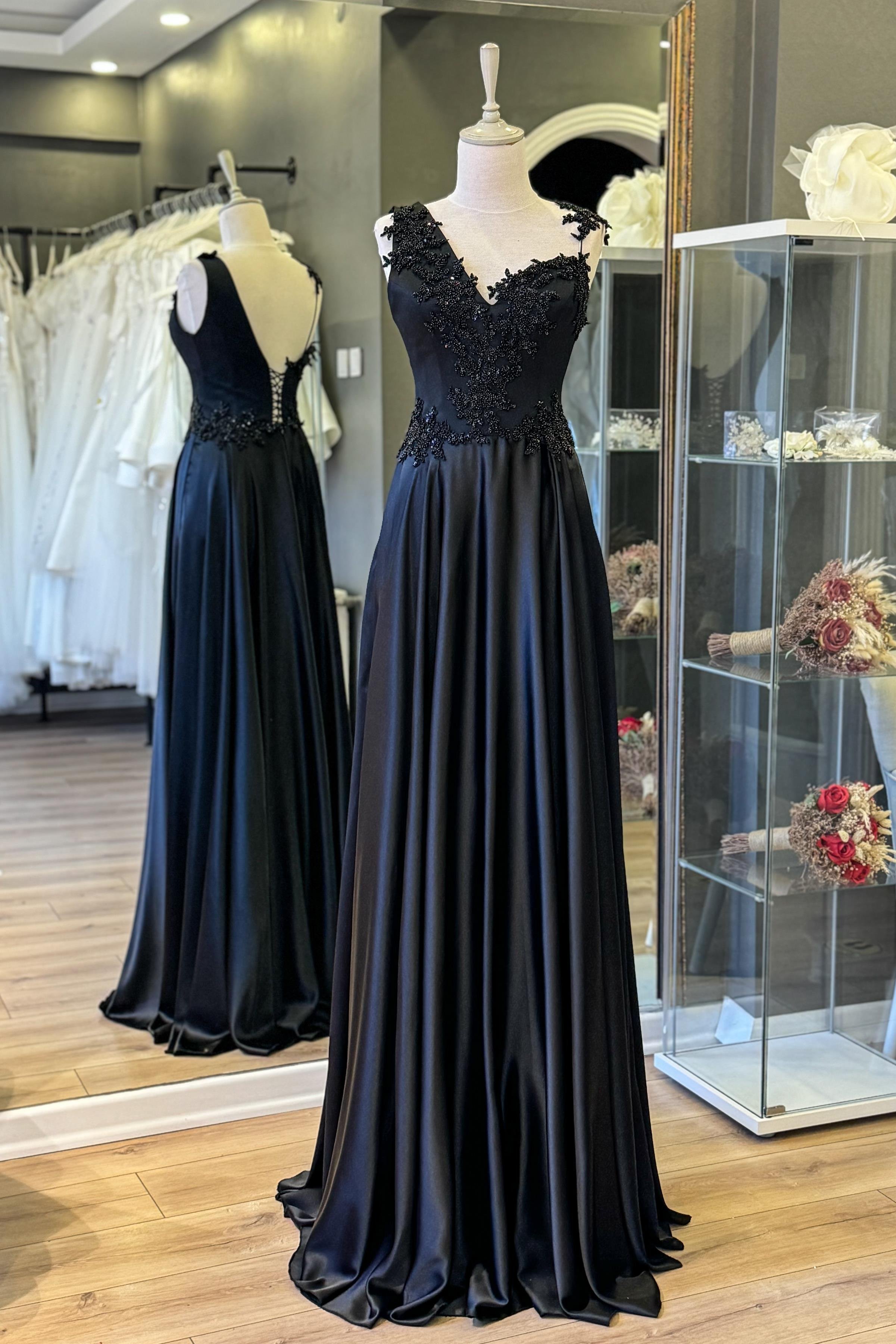 Siyah Tek Omuz ve İşlemeli Dantel Detaylı Maxi Boy Saten Abiye ve Gece Elbisesi