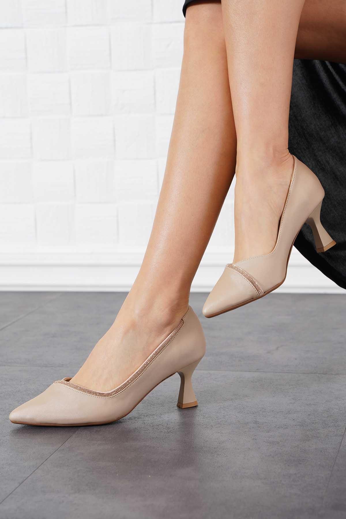 Alerta Şerit Taşlı Kadın Stiletto Vizon Saten