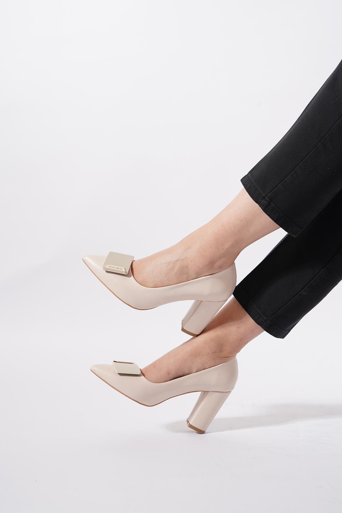 Baterte Mw Yüksek Tokalı Kadın Ayakkabı Bej Cilt