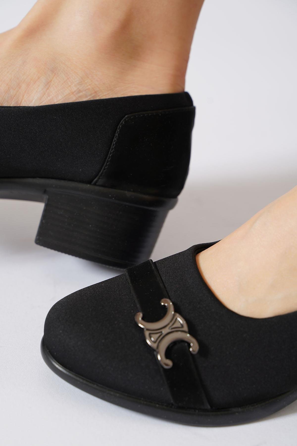 Censu Streç Yan Tokalı Alçak Topuk Kadın Ayakkabı Siyah