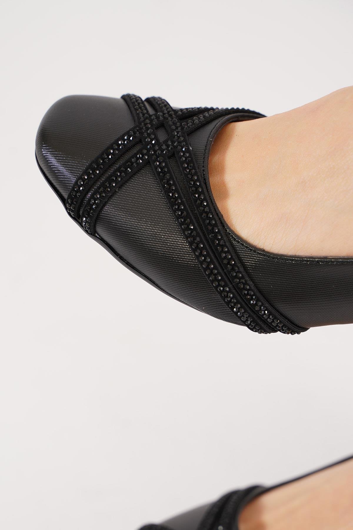 Fagaus Çabraz Biye Taşlı Kadın Topuklu Ayakkabı Siyah Çizgili