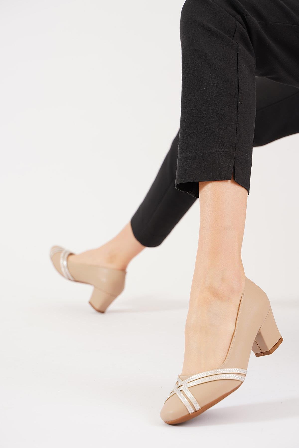 Fagaus Çabraz Biye Taşlı Kadın Topuklu Ayakkabı Nut Cilt