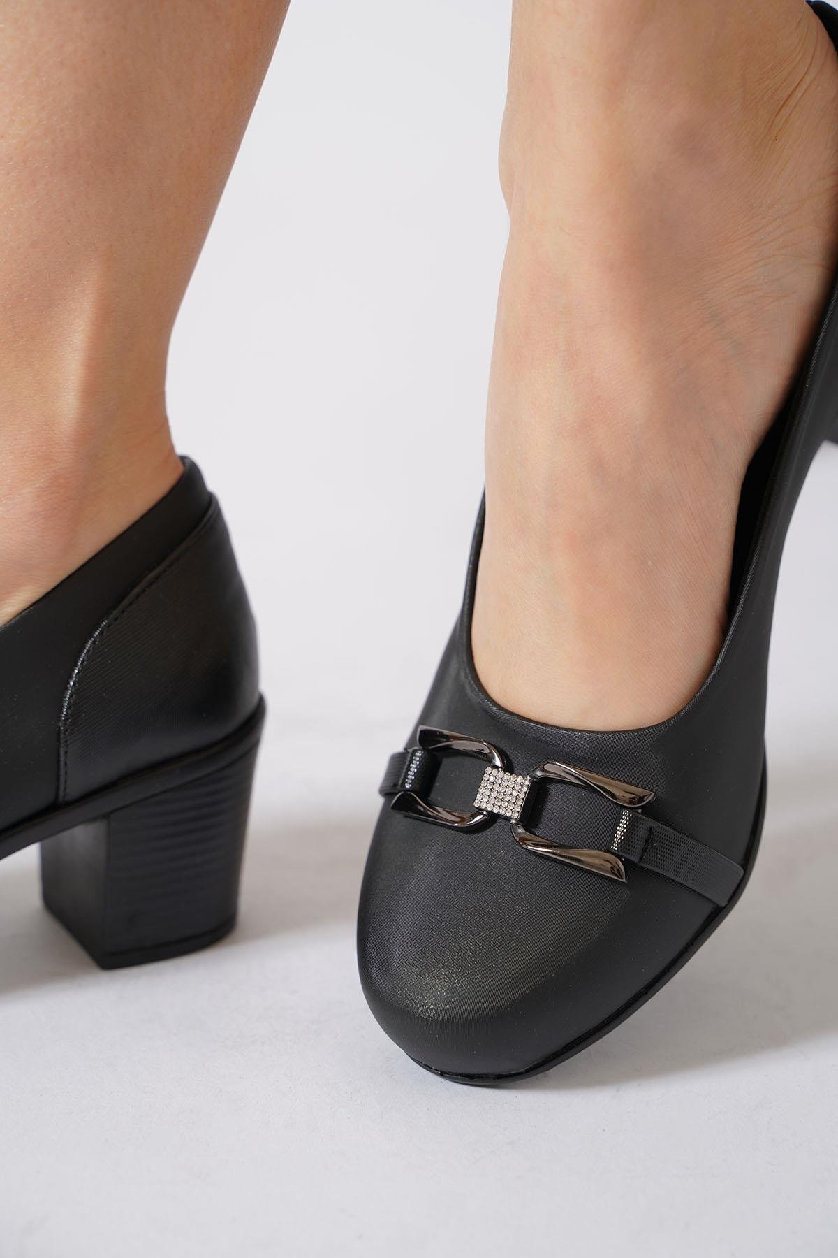Hanmef Geçme Tokalı  Alçak Topuklu  Kadın Ayakkabı Siyah