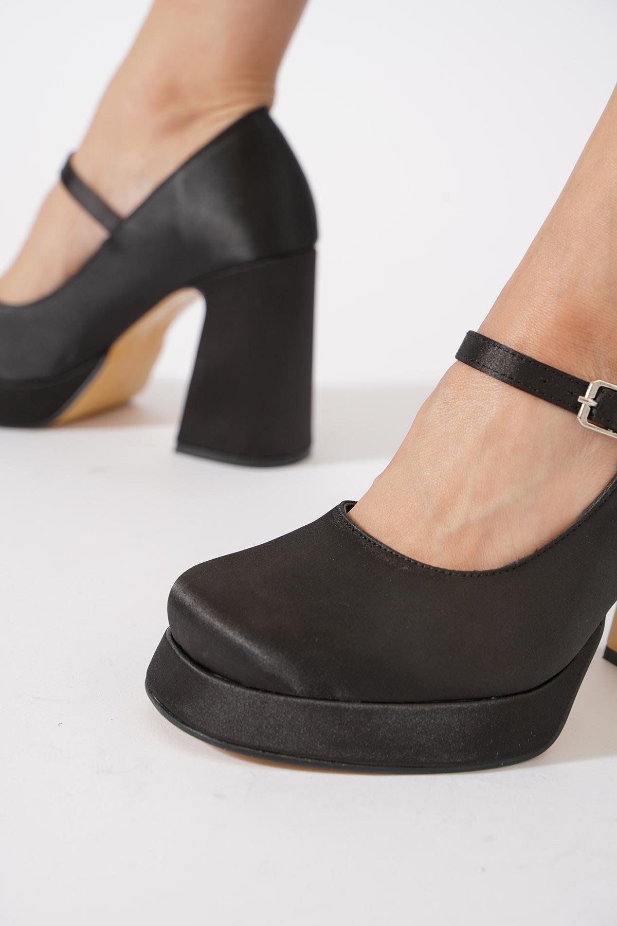 İstera Bilek Atkılı Ön Kapal Kadın Abiye  Ayakkabı Siyah Saten