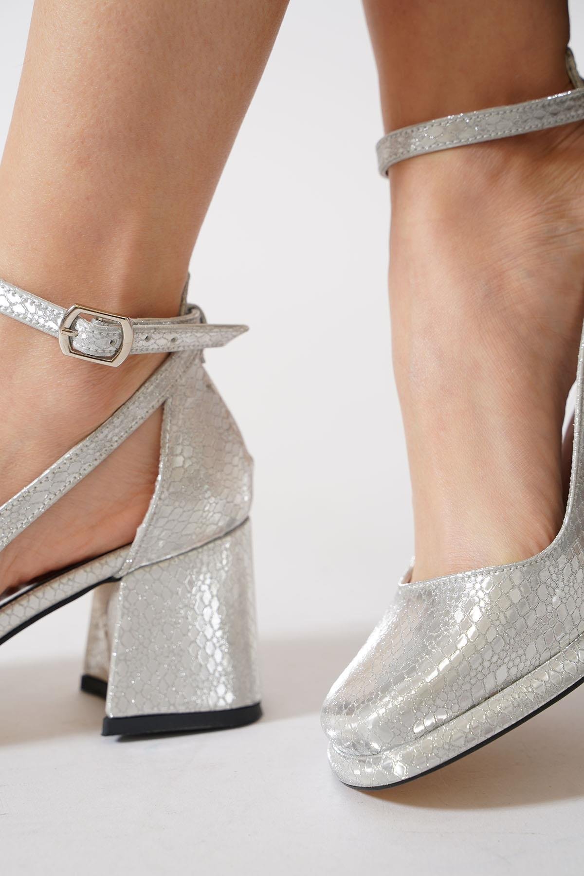 Kendas Yan Açık Platformlu Kadın Topuklu Ayakkabı Gümüş Petek