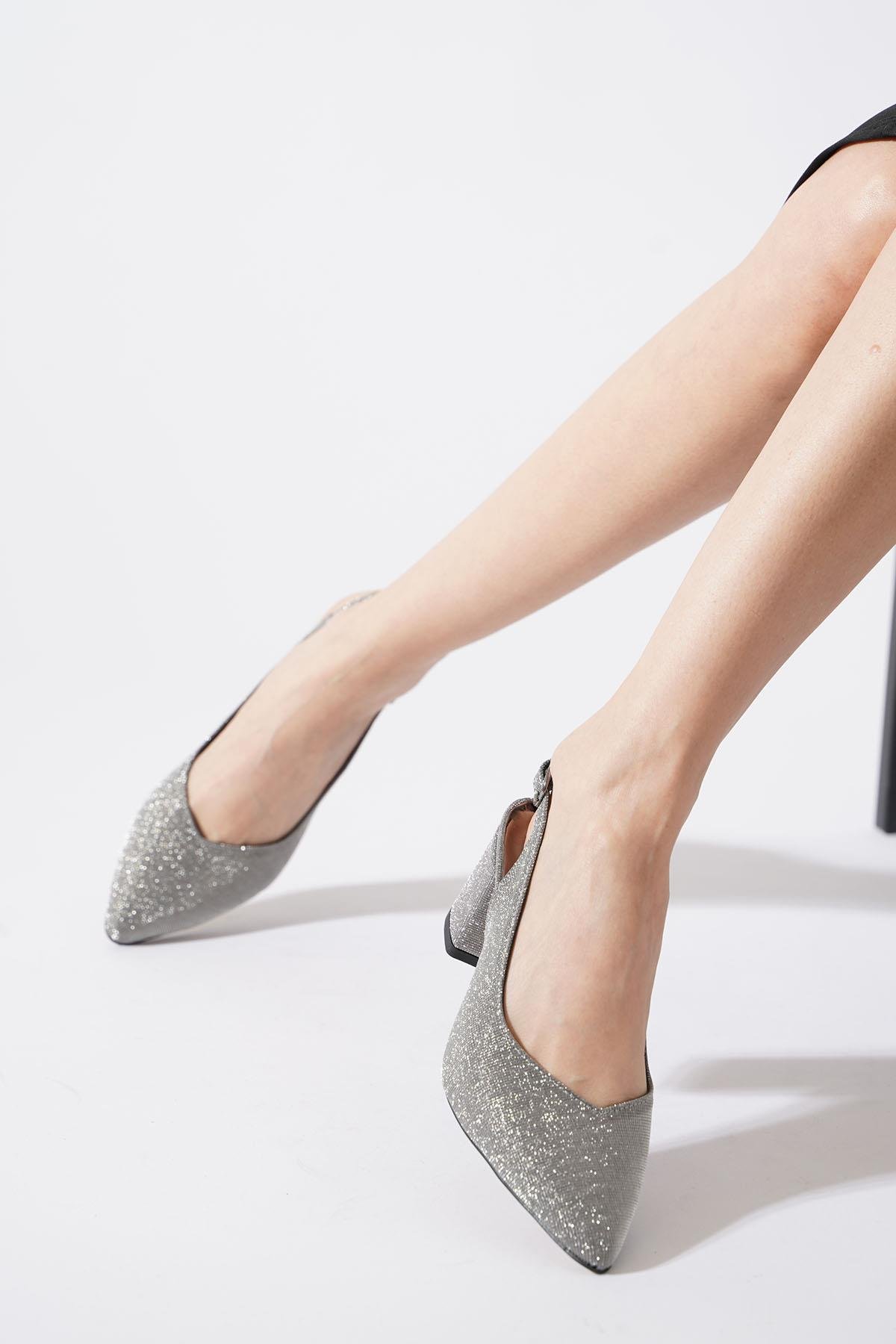 Malites Düz Dova Arka Atkılı Kadın Ayakkabı Platin Sim