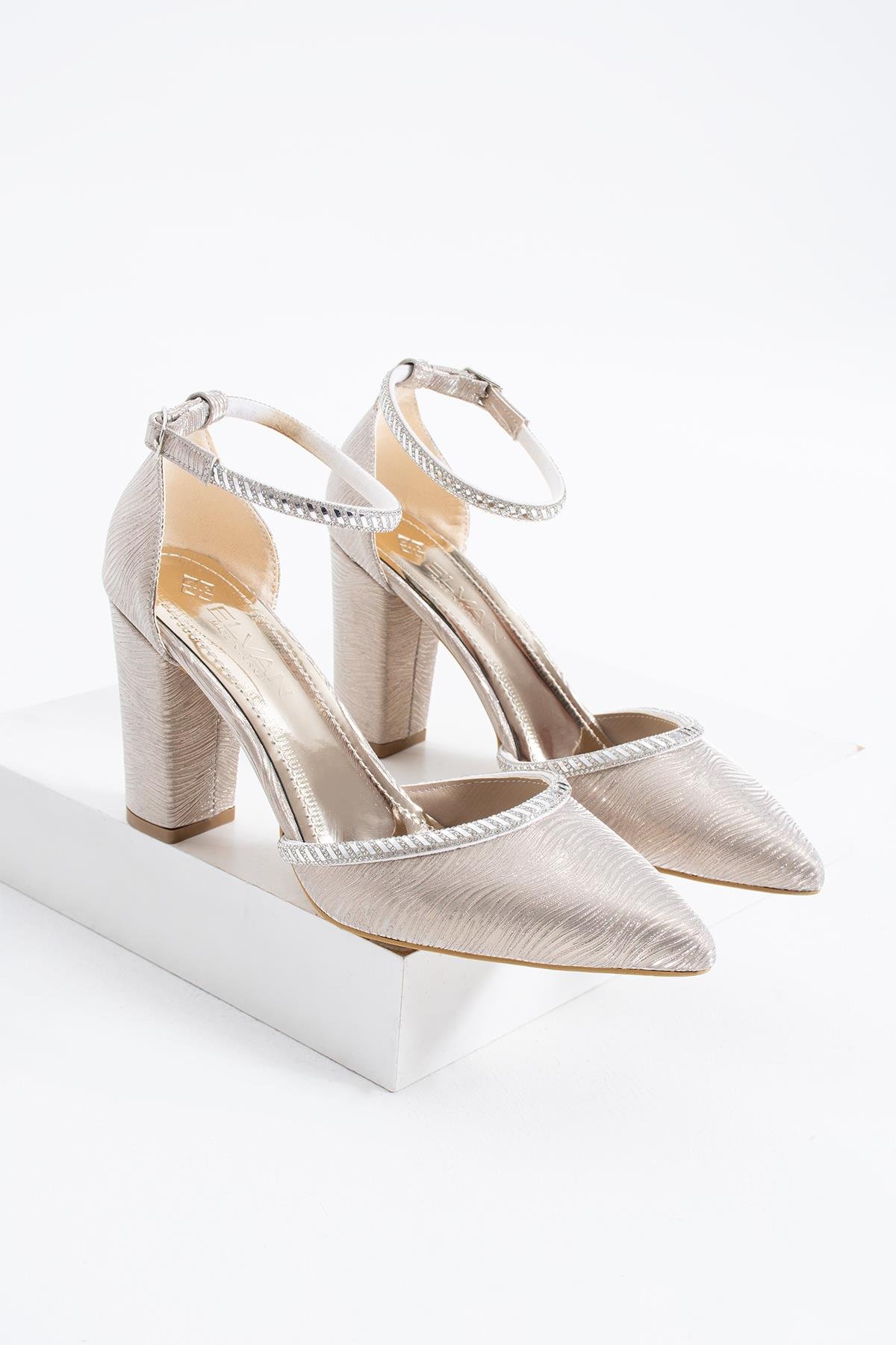 Marifes bilek Atkılı Taşlı Kadın Abiye Ayakkabı Altın Sim