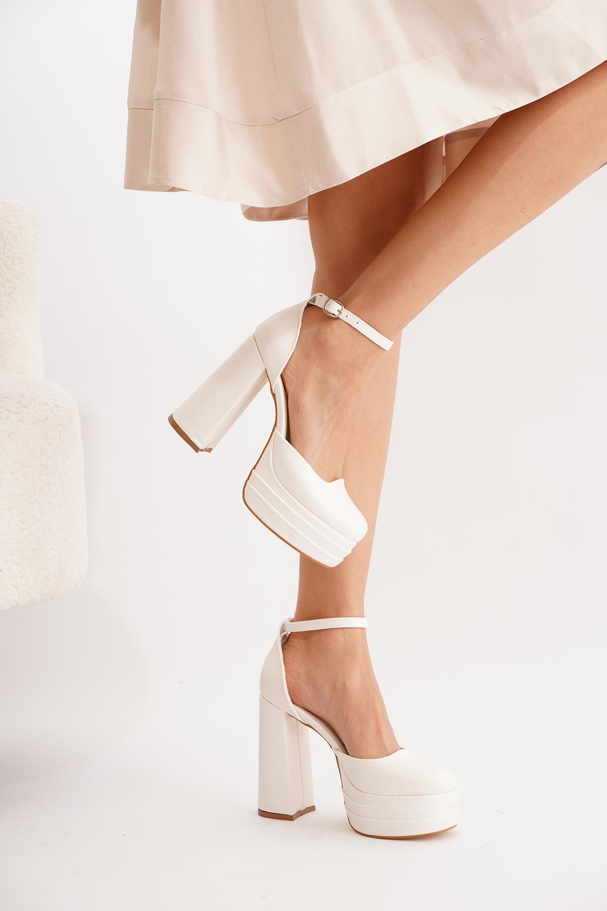 Marlowe Küt Burun Platform Topuklu Ayakkabı Sedef Cilt