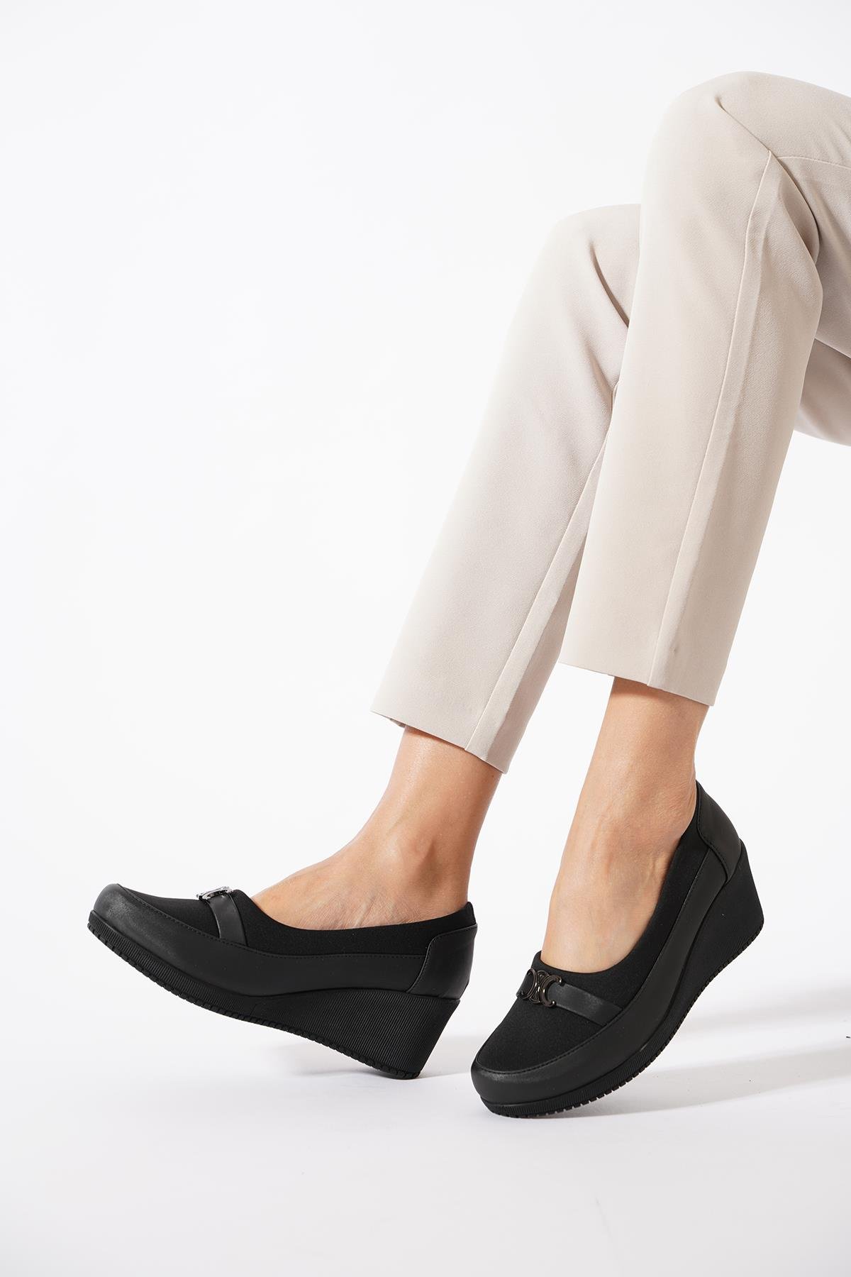 Mavers Cc Tokalı Feta Topuk Kadın Ayakkabı Siyah Saten