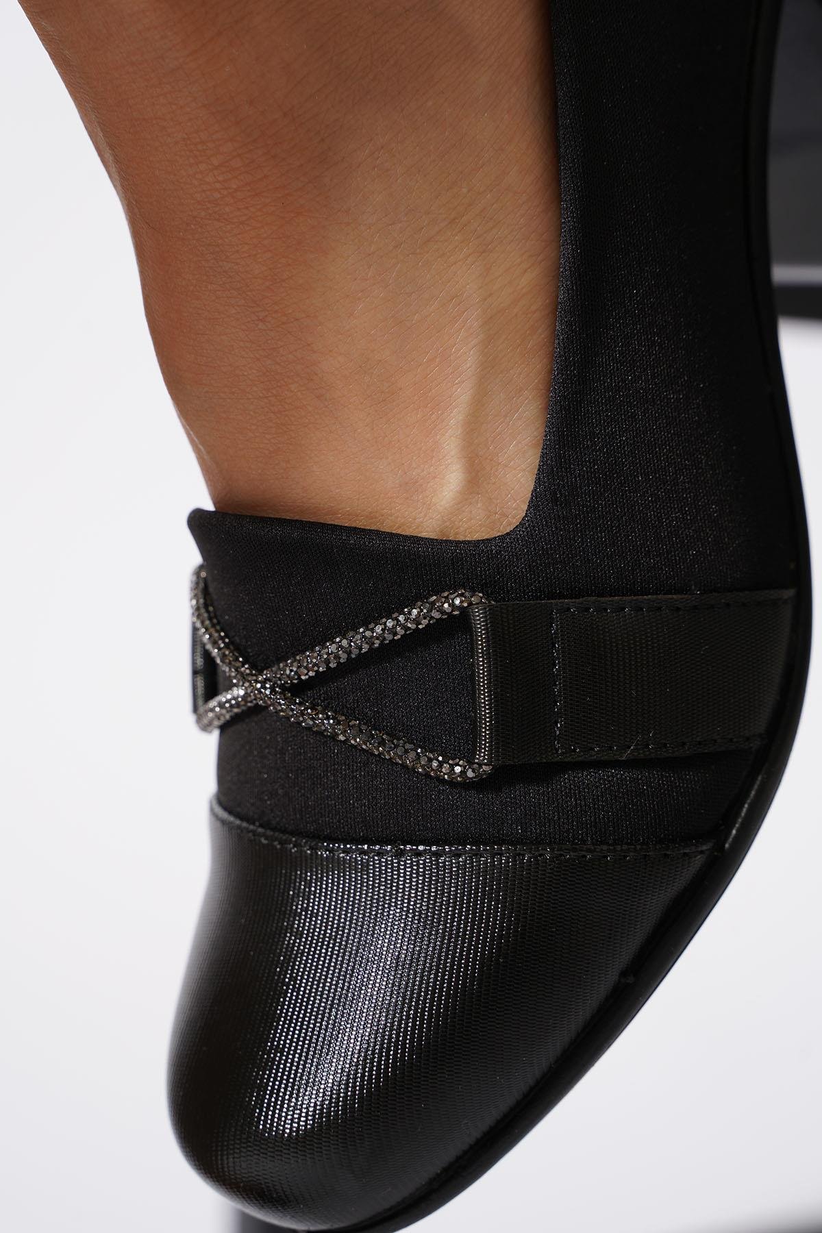 Medles Çapraz Taşlı Topuklu  Kadın Ayakkabı Siyah Aluç