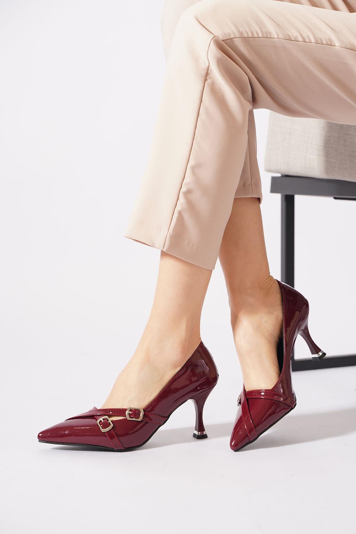 Mesferte Çift Tokalı Çapraz Bant Kadın Stiletto Bordo Rugan