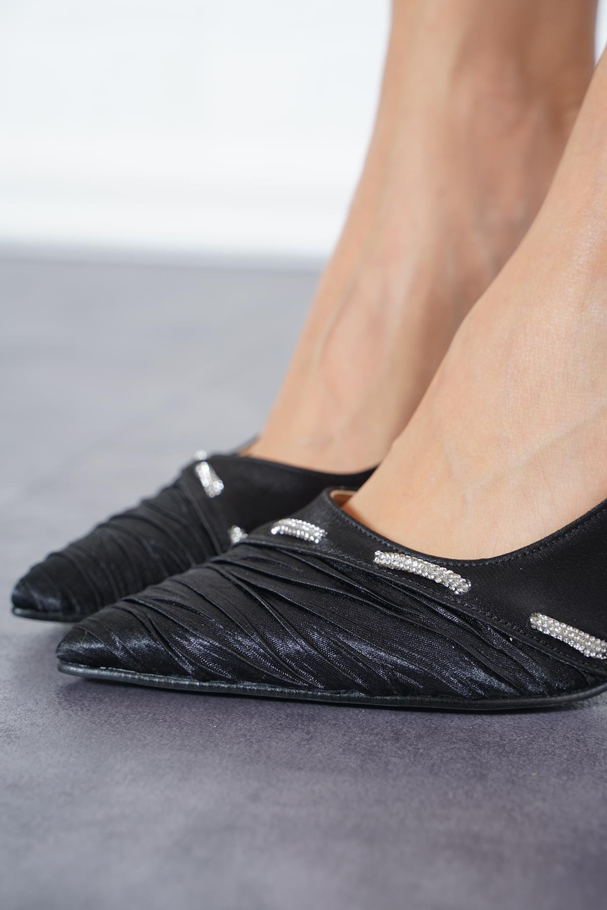 Mesta Geçme Taşlı  Abiye Topuklu Ayakkabı Siyah Saten