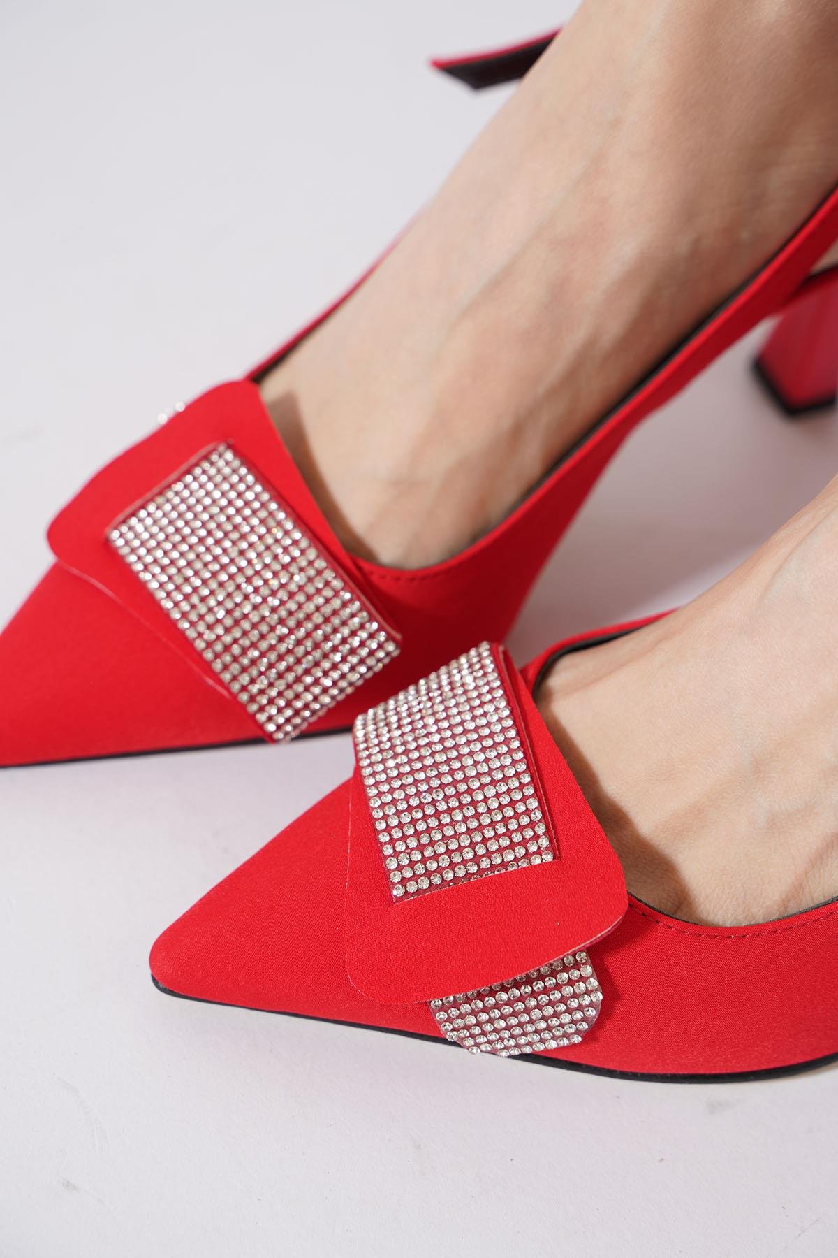 Naster Kemer Taşlı Arka Açık Kadın Abiye Ayakkabı Kırmızı Saten
