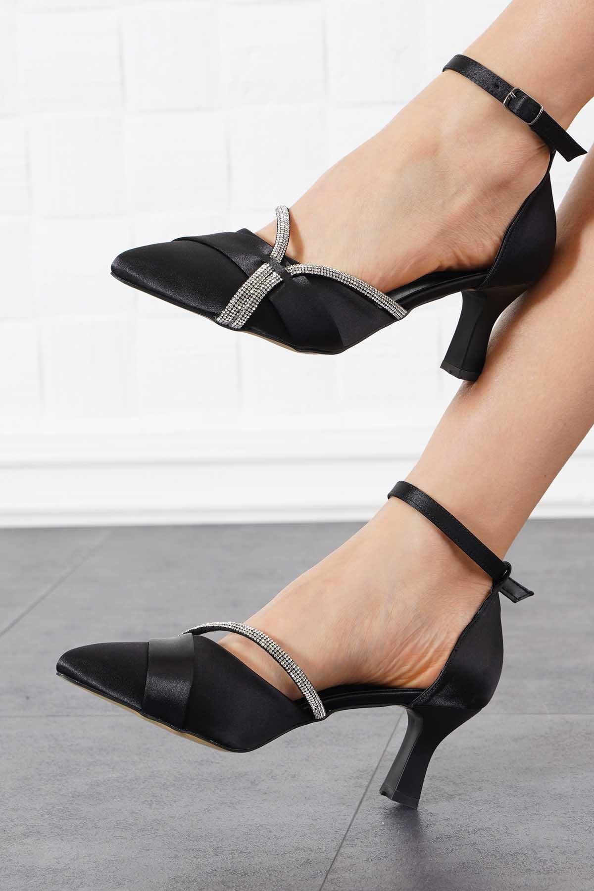 Neves Kuşak Geçkme Taşlı Kadın Topuklu Ayakkabı Siyah Saten