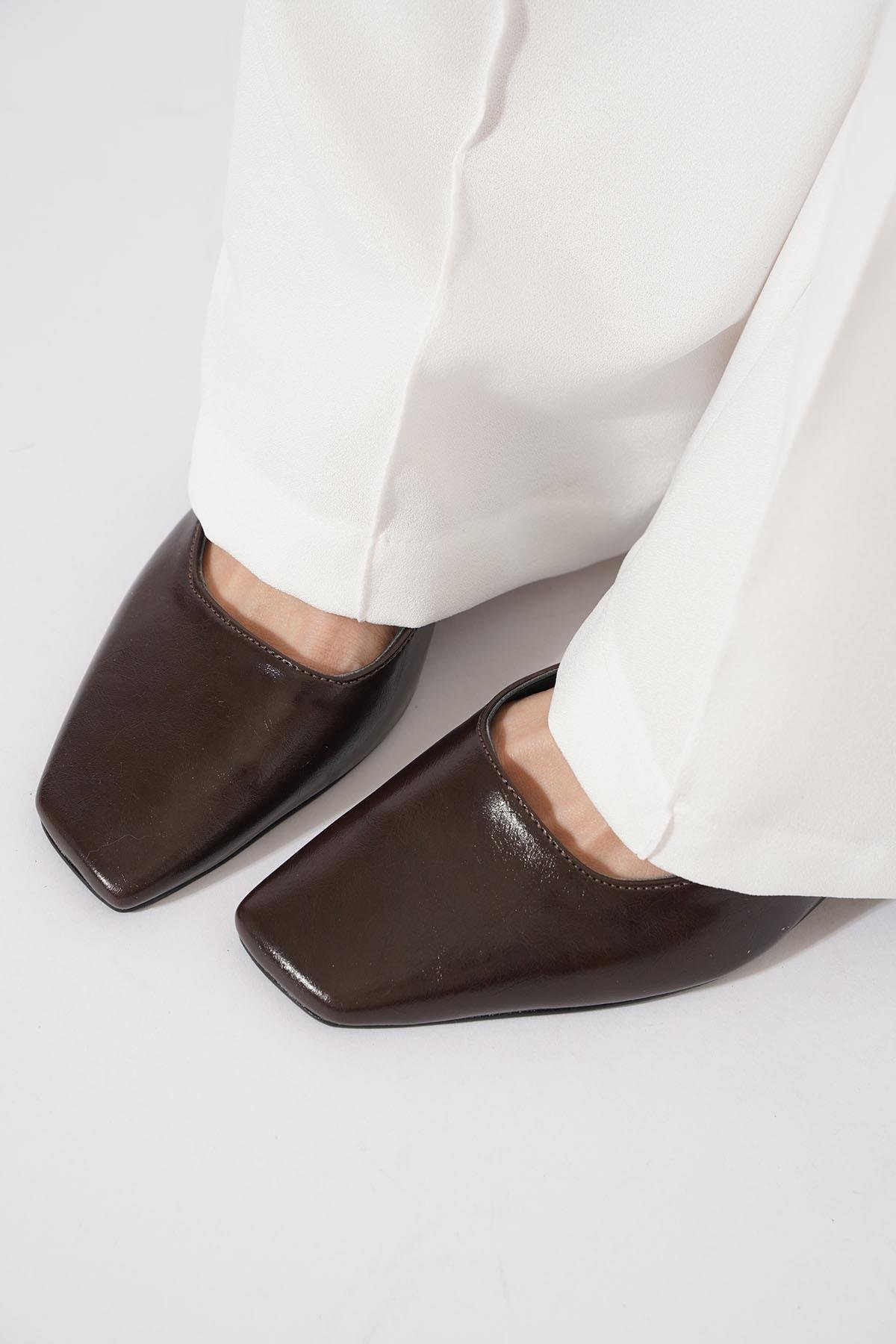 Rakma Kesik Burun  Kadın Topuklu Ayakkabı  Kahve Kırışık