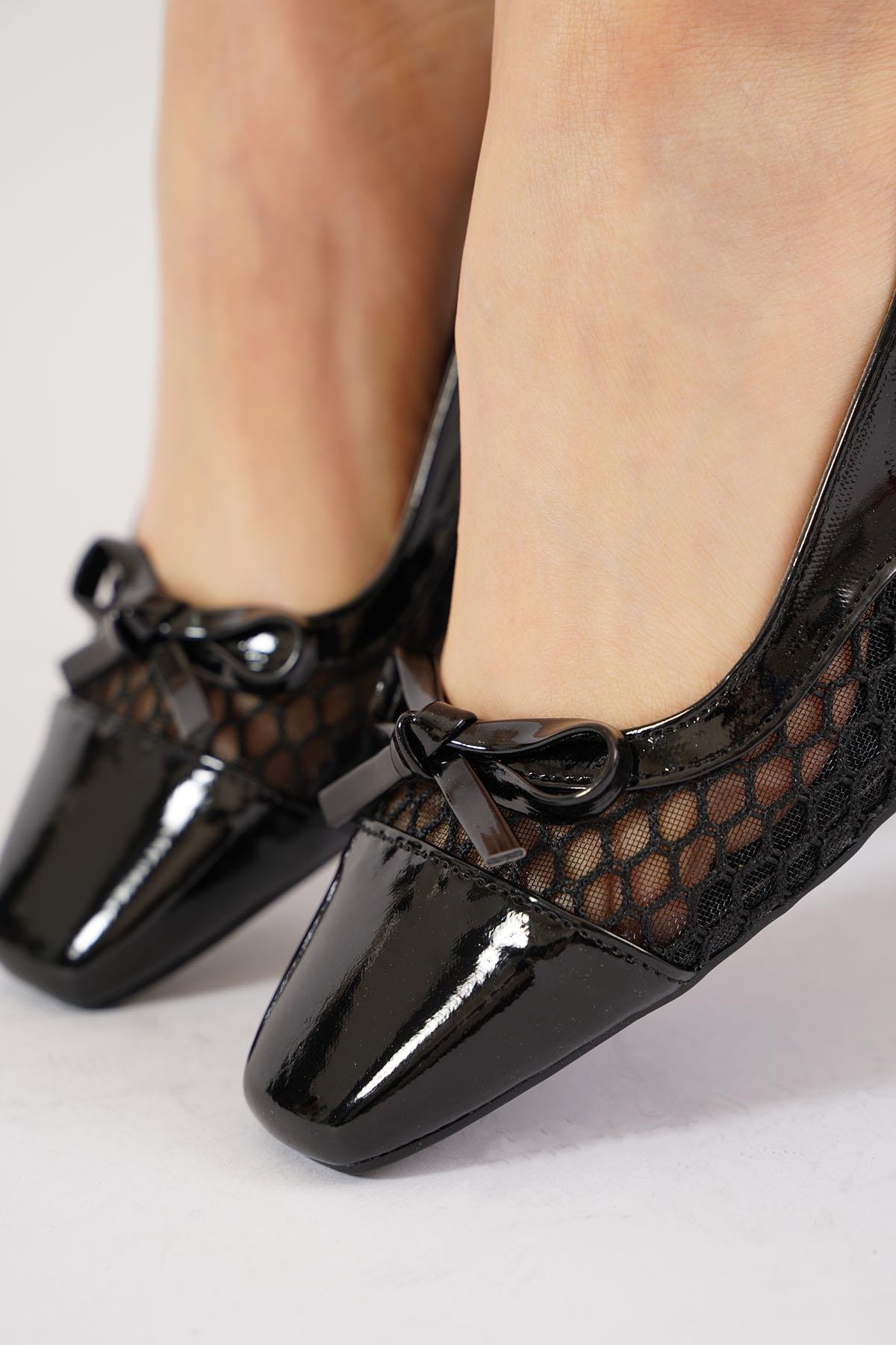 Smirage Arka Açık Fileli Kadın Topuklu Ayakkabı Siyah Rugan