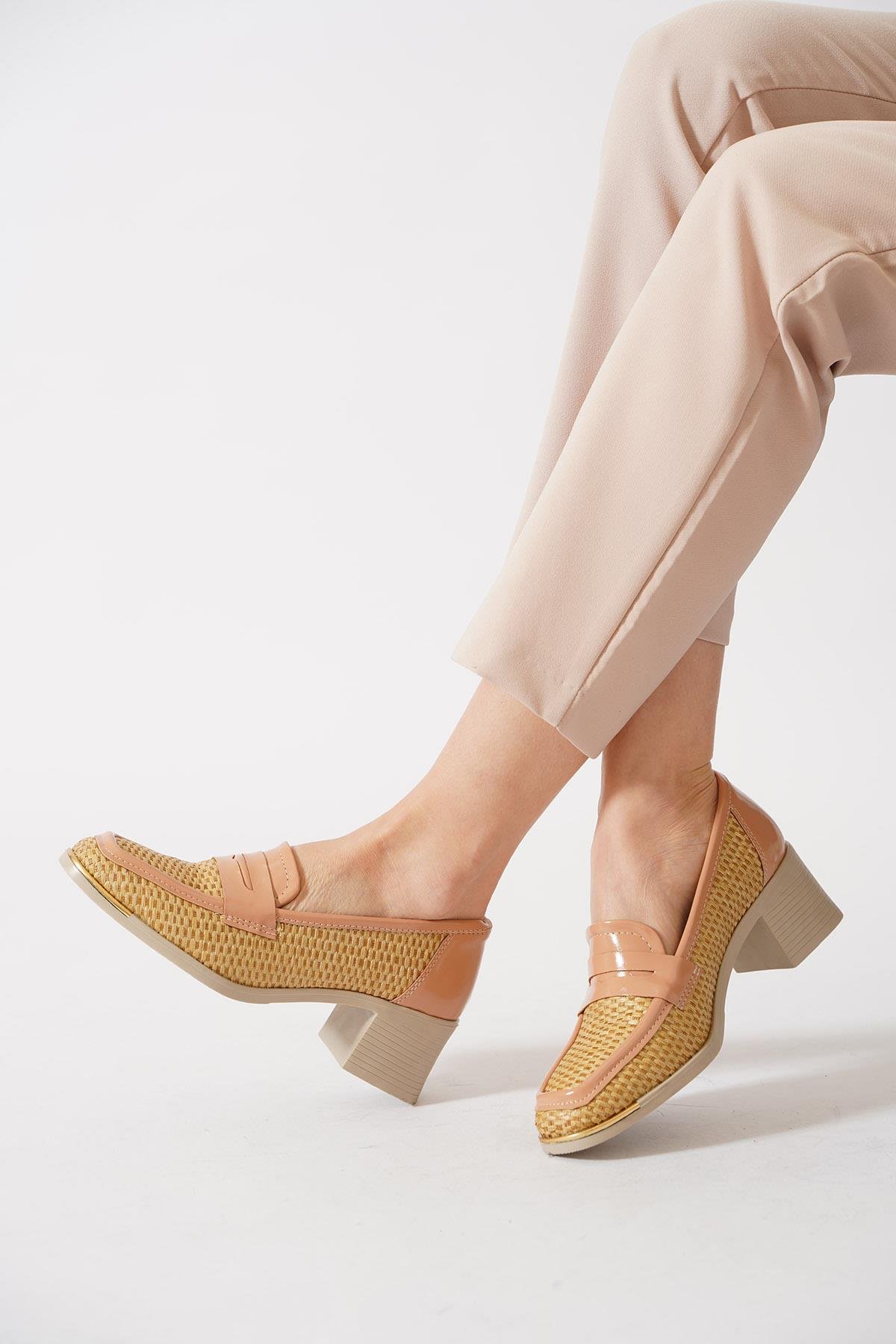 Solna Düz Kuşak Kadın Klasik Topuklu Ayakkabı Taba Hasır