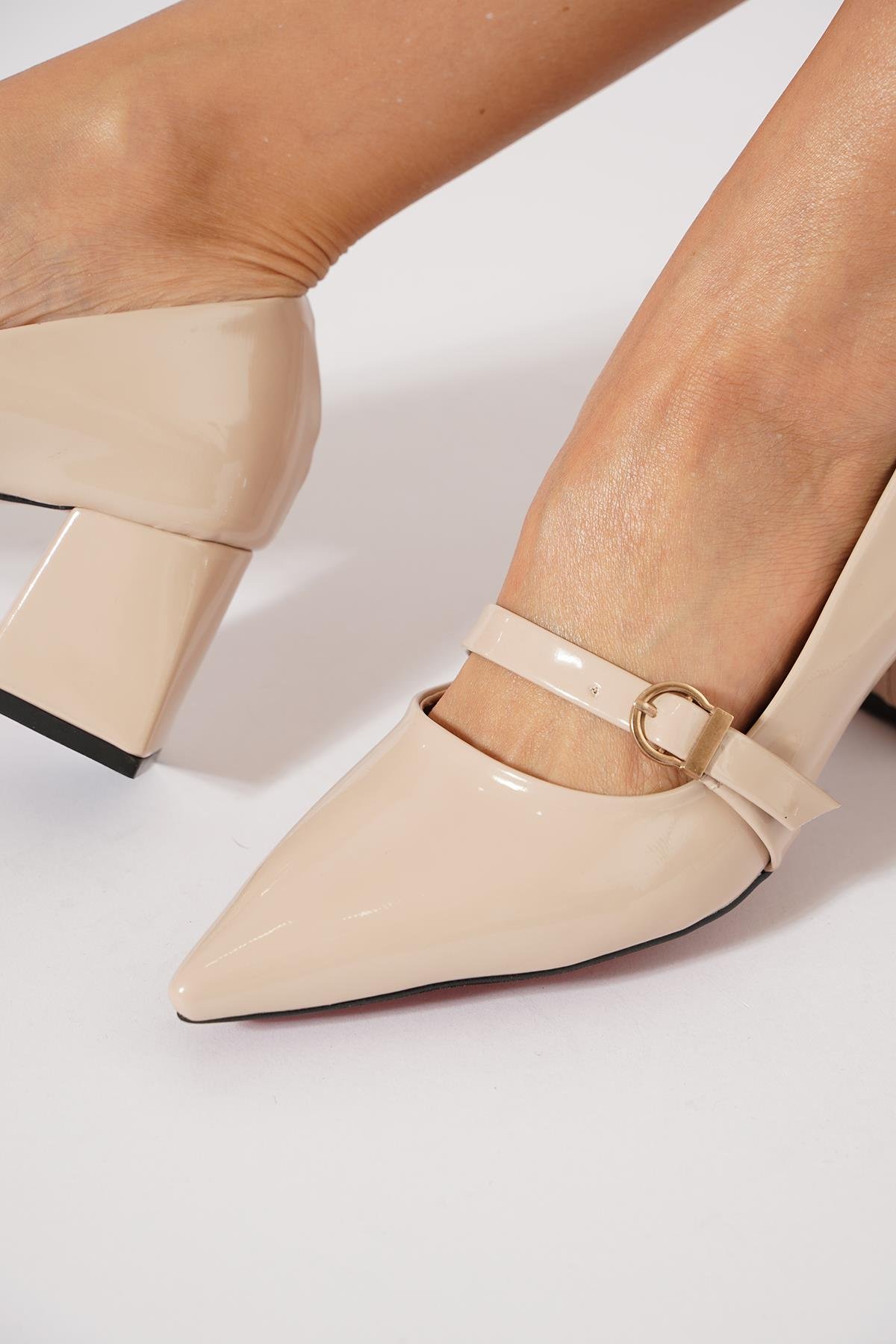 Talia Üst Kemerli Kadın Topuklu Ayakkabı Ten Rugan