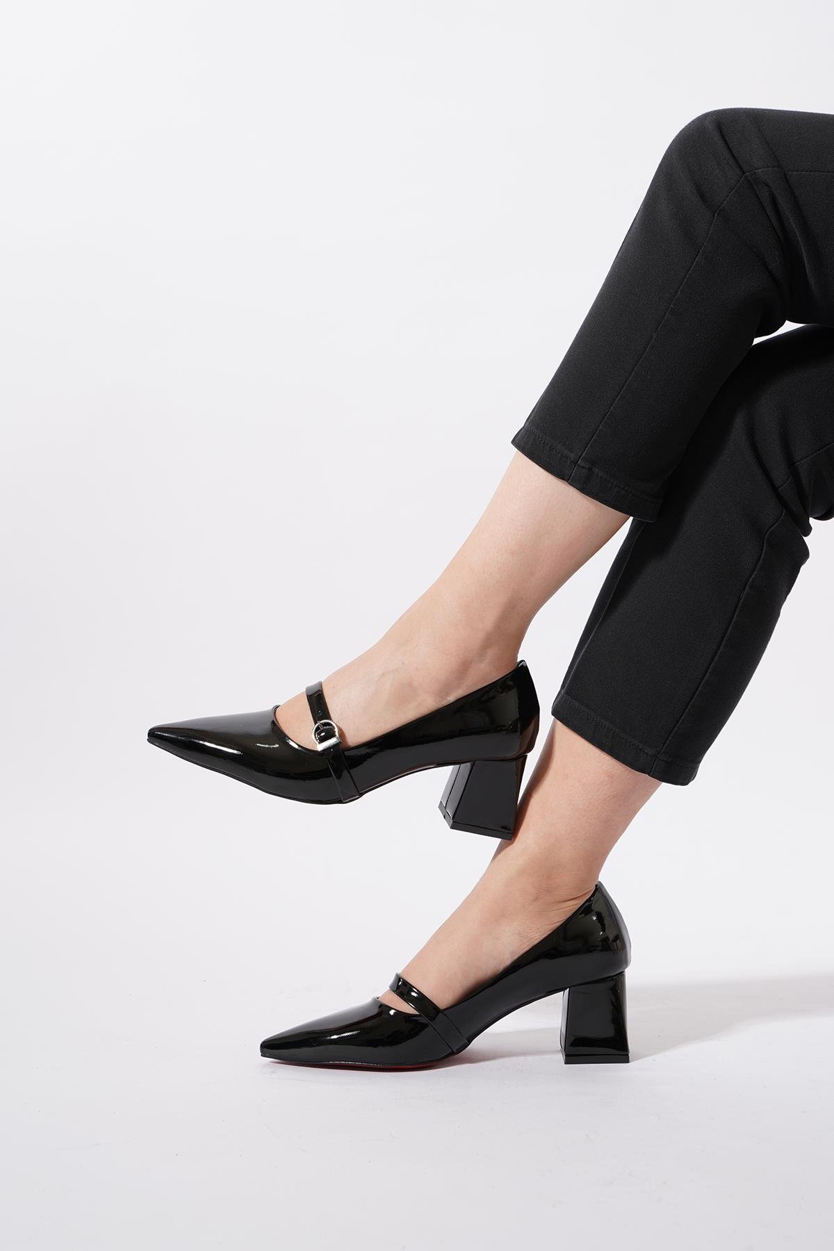 Talia Üst Kemerli Kadın Topuklu Ayakkabı Siyah Rugan