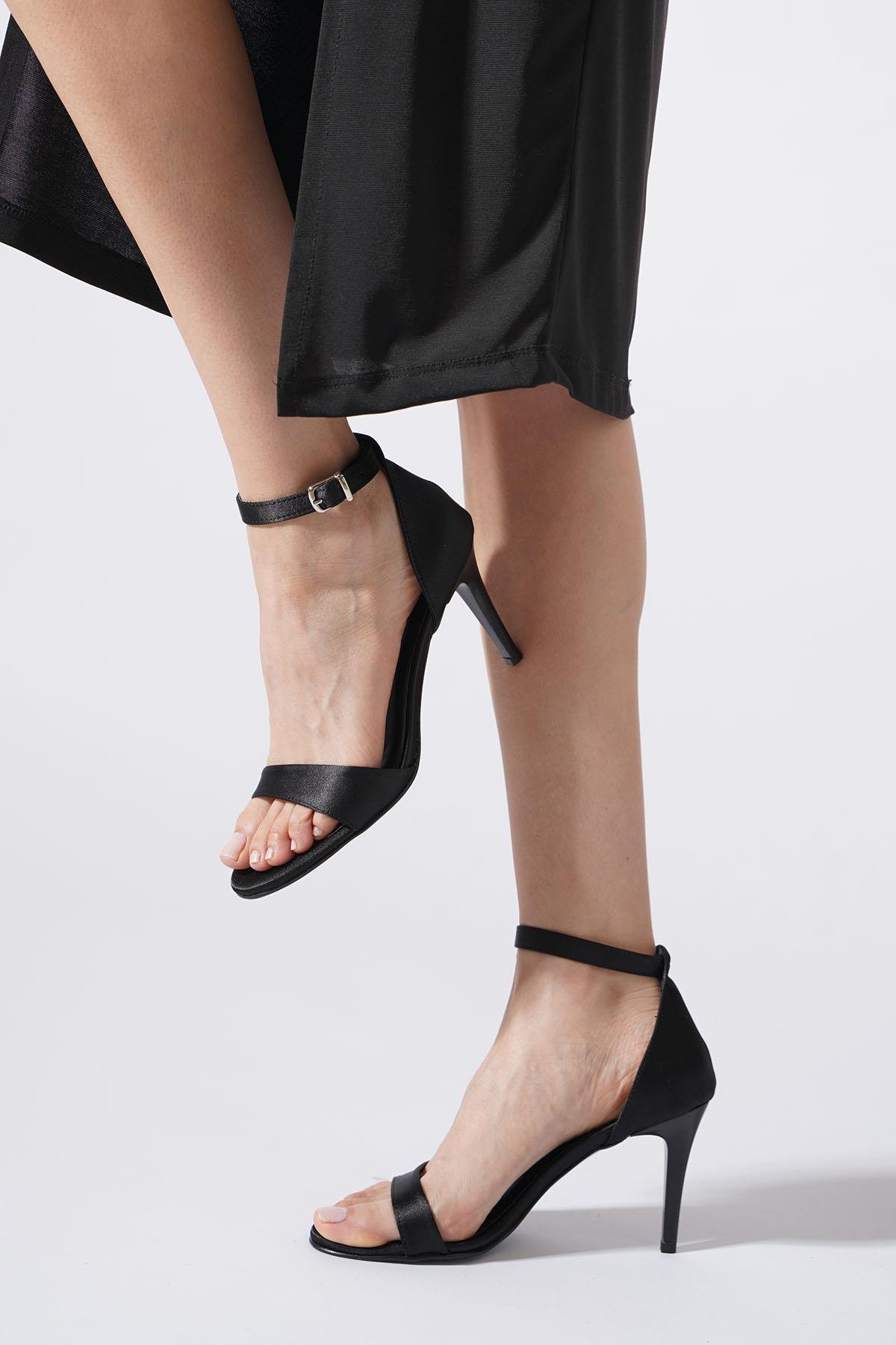 Tenset Tek Bant Topuklu Kadın Ayakkabı Siyah Saten