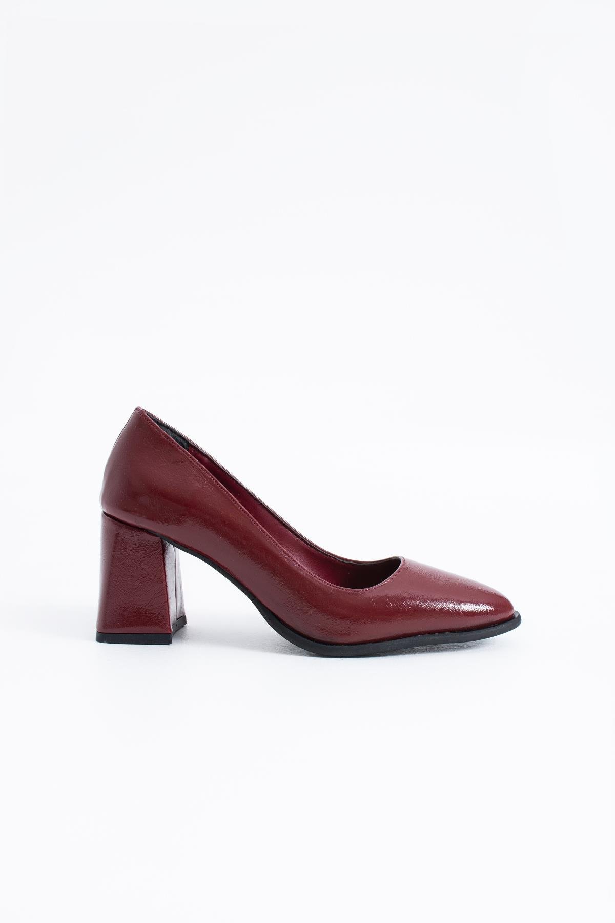 Teros Düz Gova Kadın Klasik Topuklu Ayakkabı Bordo Rugan