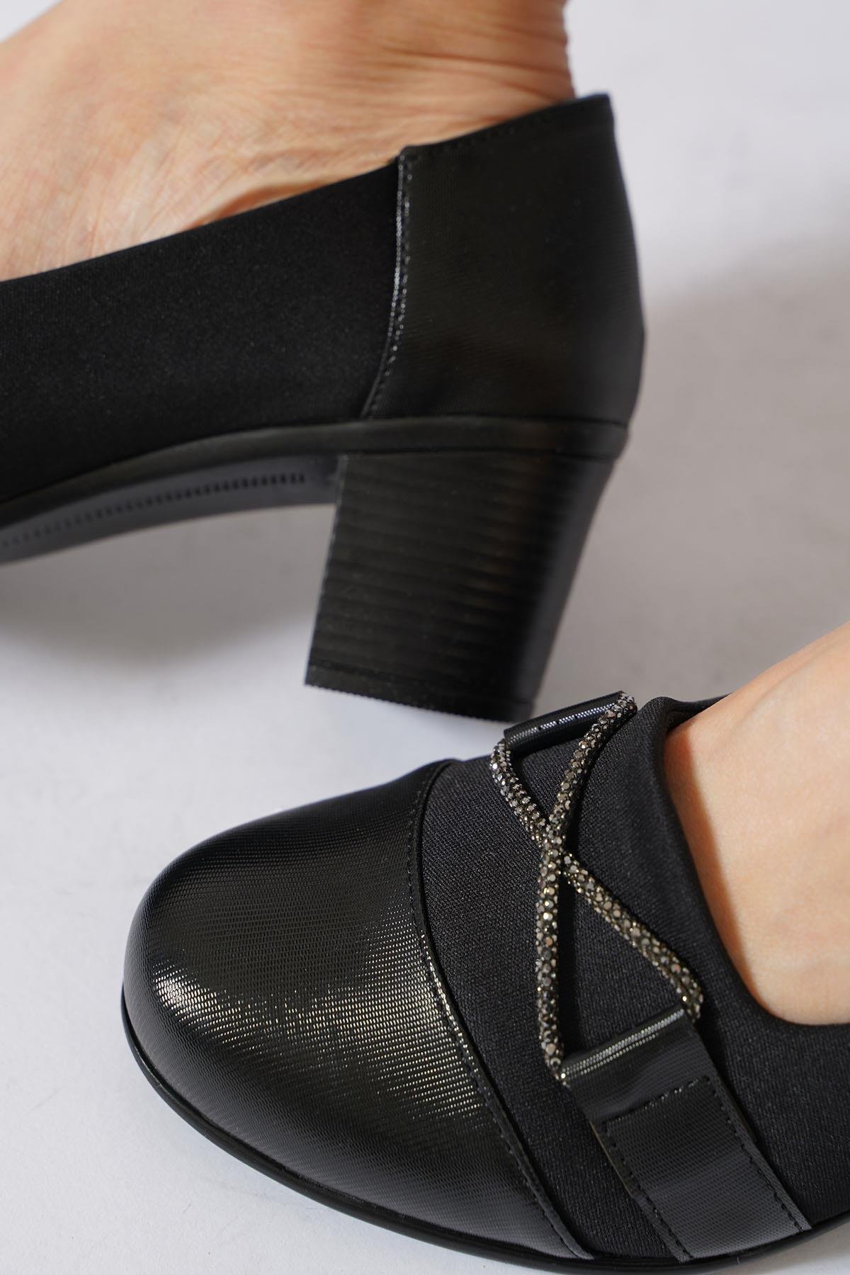 Terşa Çapraz Taşlı  Alçak Topuklu  Kadın Ayakkabı Siyah