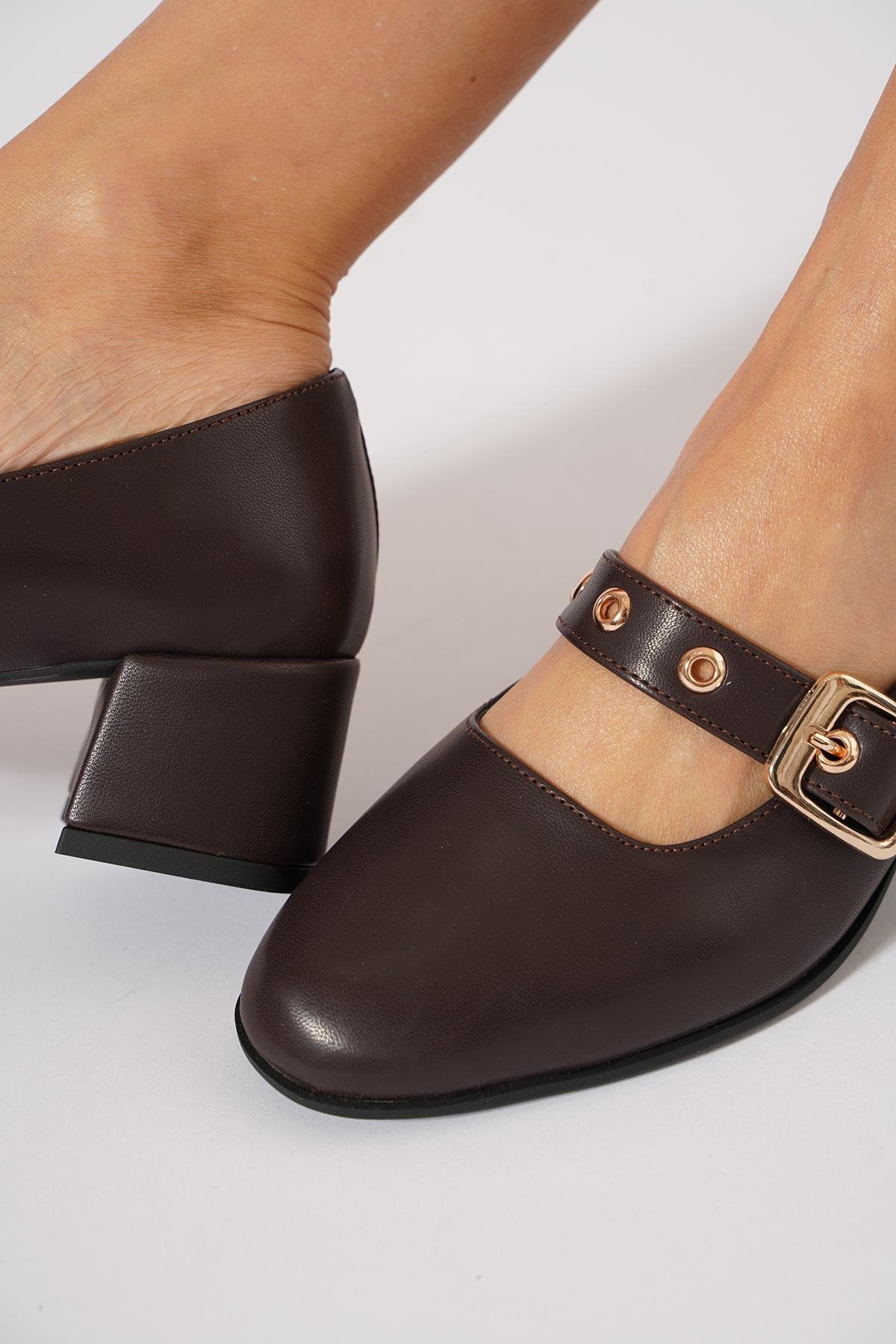 Yero Kemer Delilki Kadın Topuklu Ayakkabı Kahve Cilt