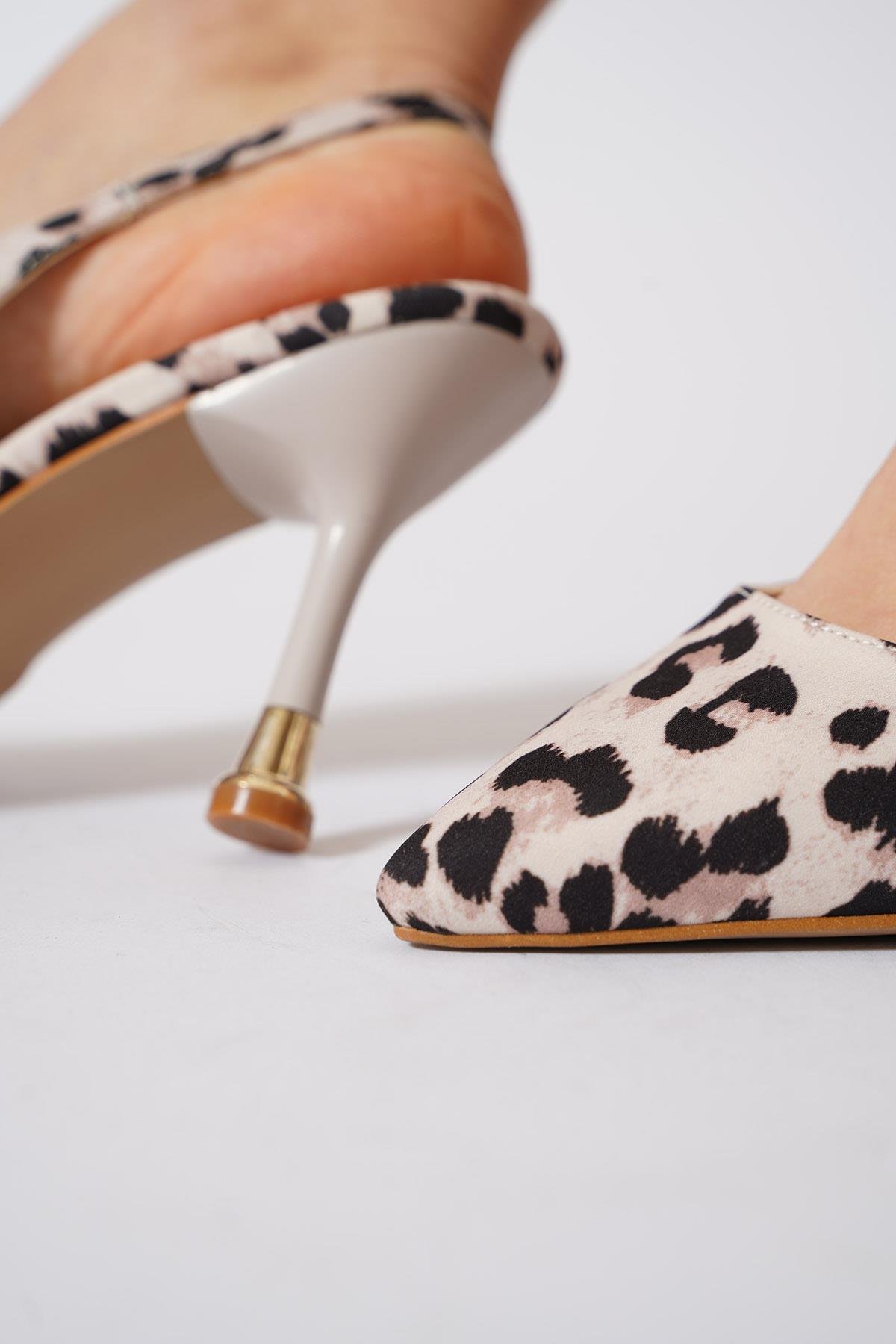 Yerve Arka Açık Yan Tokalı Kadın Topuklu Ayakkabı Bej Leopar