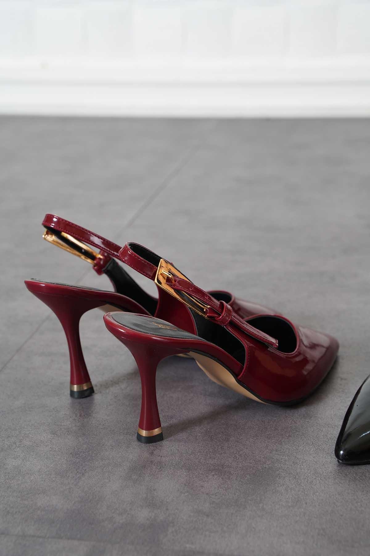 Yerve Arka Açık Yan Tokalı Kadın Topuklu Ayakkabı Bordo Rugan