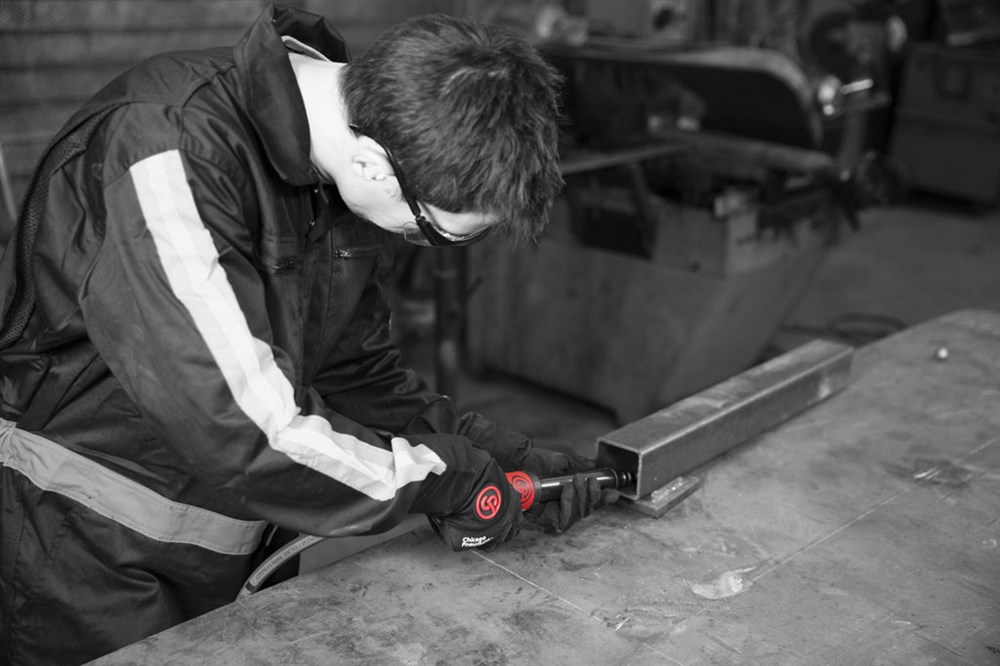 Chicago Pneumatic CP7412 Uzun Havalı Avuçiçi Kalıpçı Taşlama