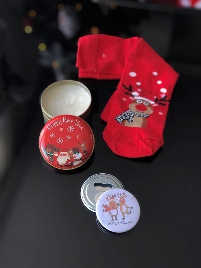Christmas Temalı Yılbaşı Hediyesi Baskılı Mum Özel Temalı Açacak ve Yeni Yıl Yılbaşı Çorabı 