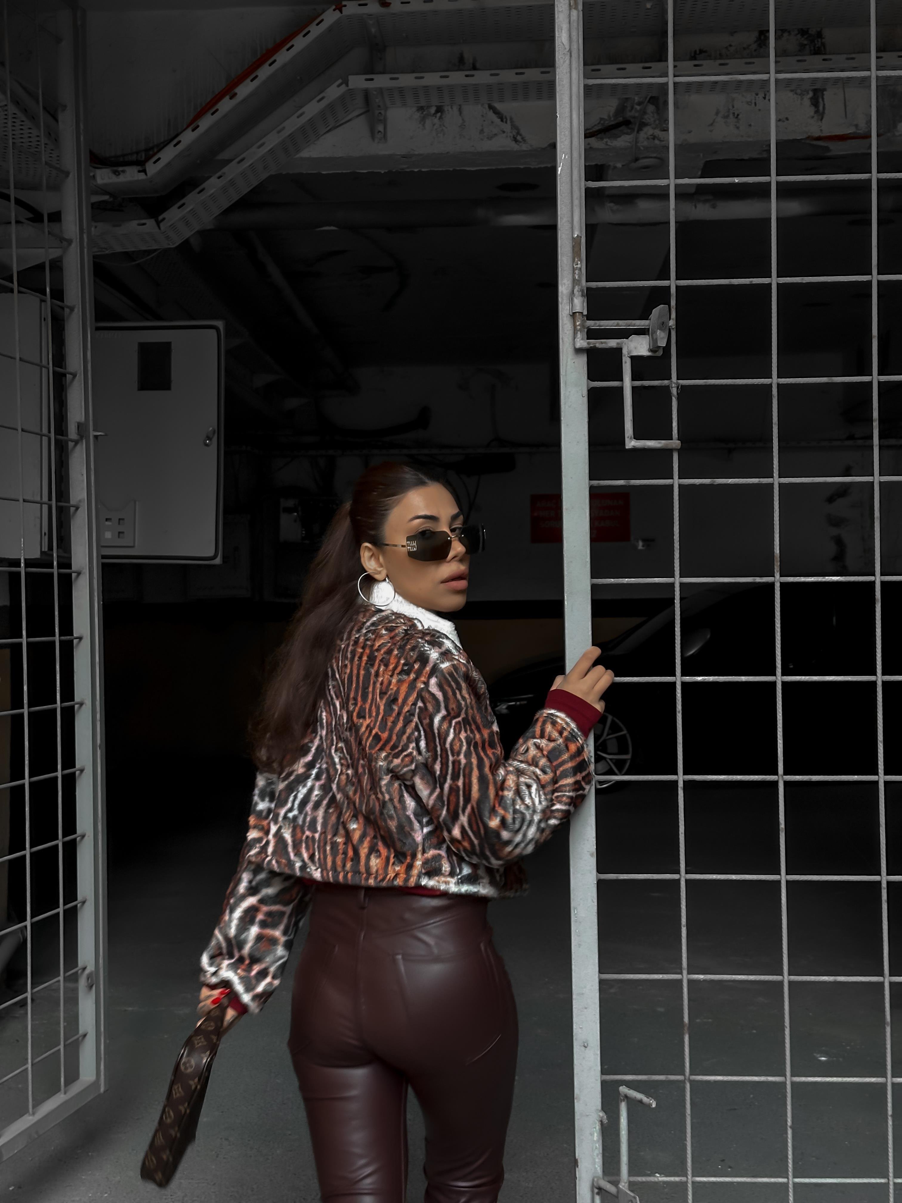 Peluş Leopar Kısa Ceket