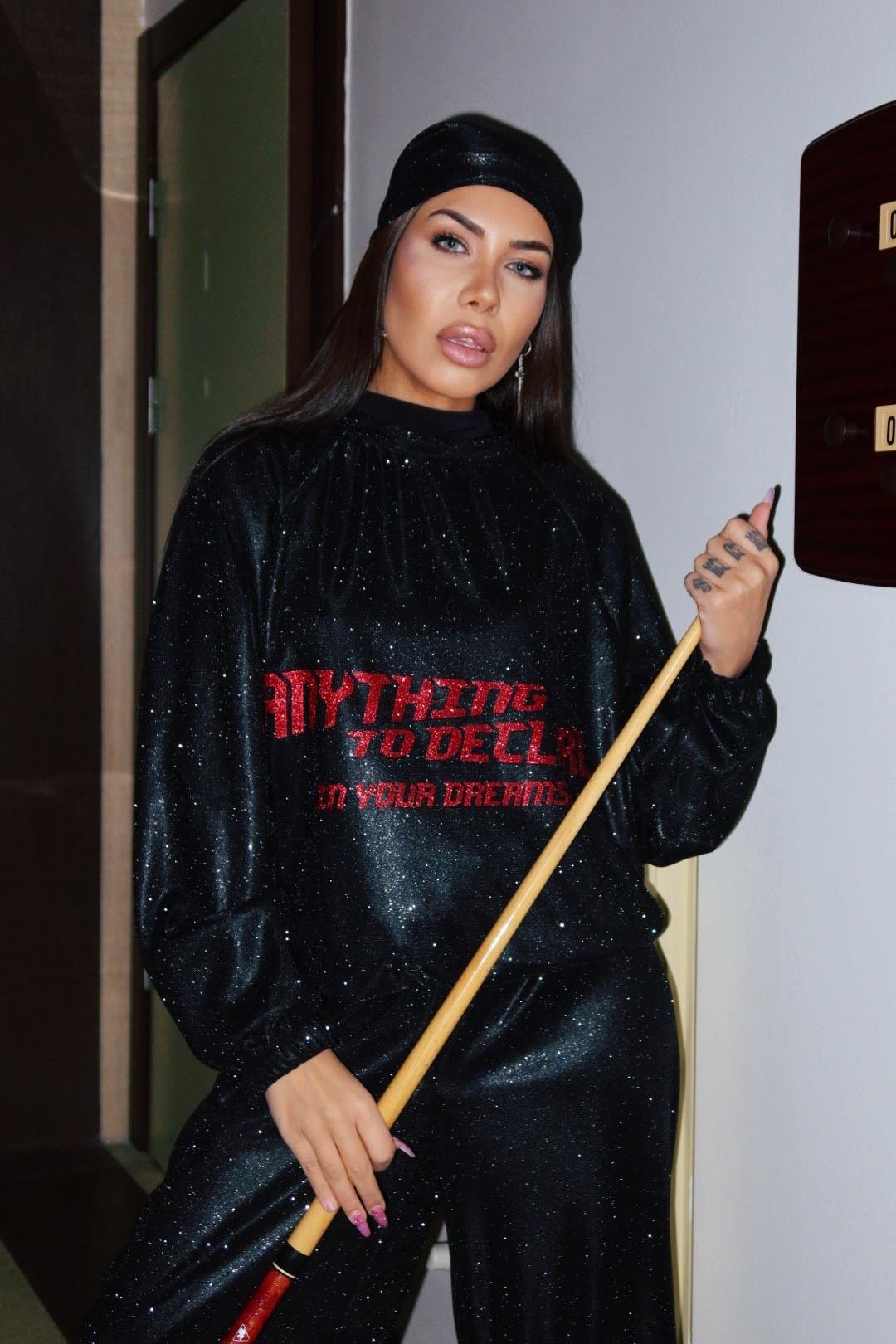 Simli Kırmızı Baskılı Sweatshirt