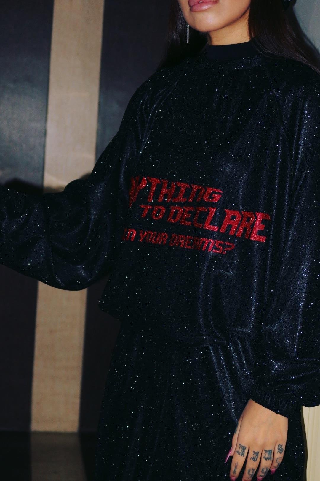 Simli Kırmızı Baskılı Sweatshirt