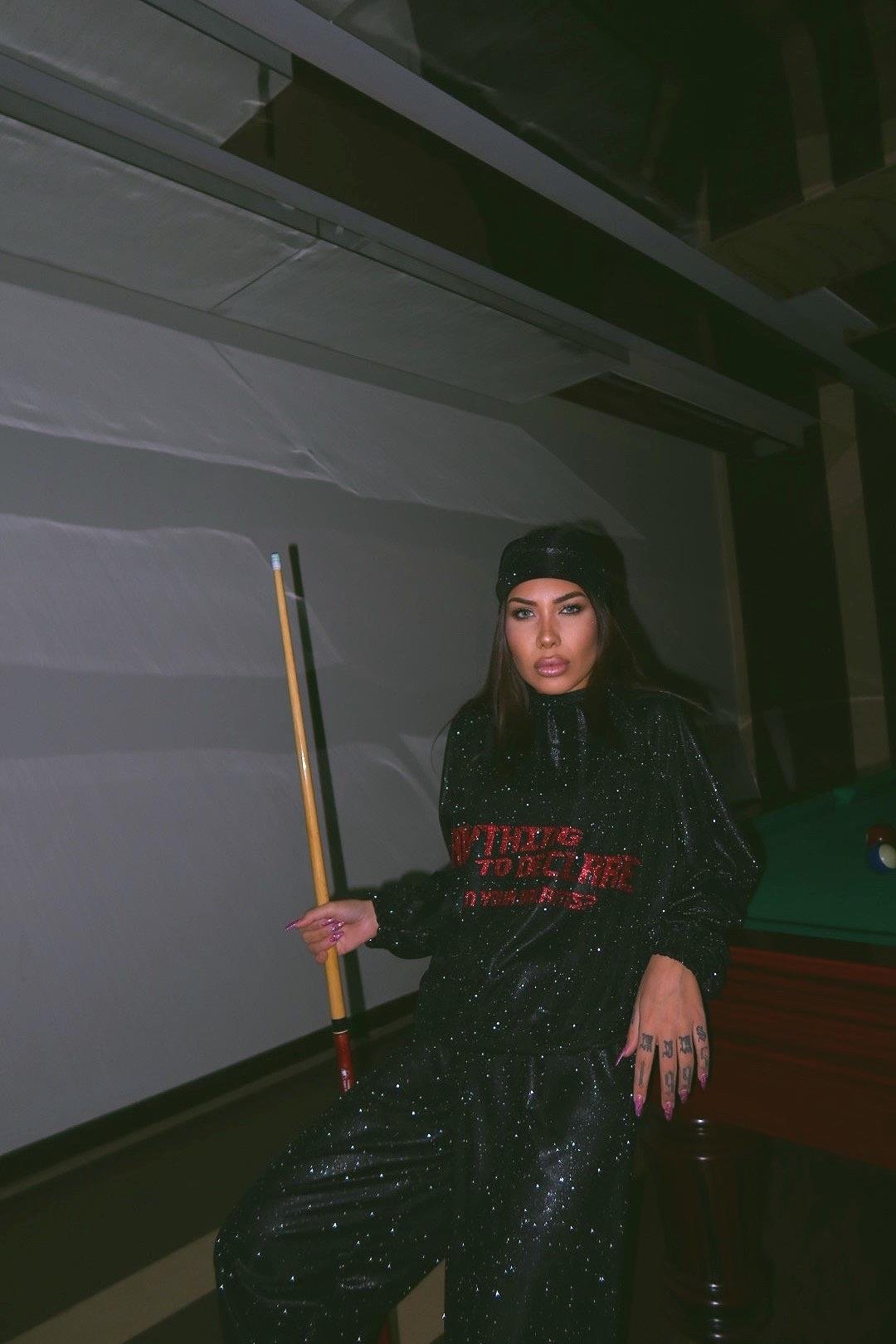 Simli Kırmızı Baskılı Sweatshirt