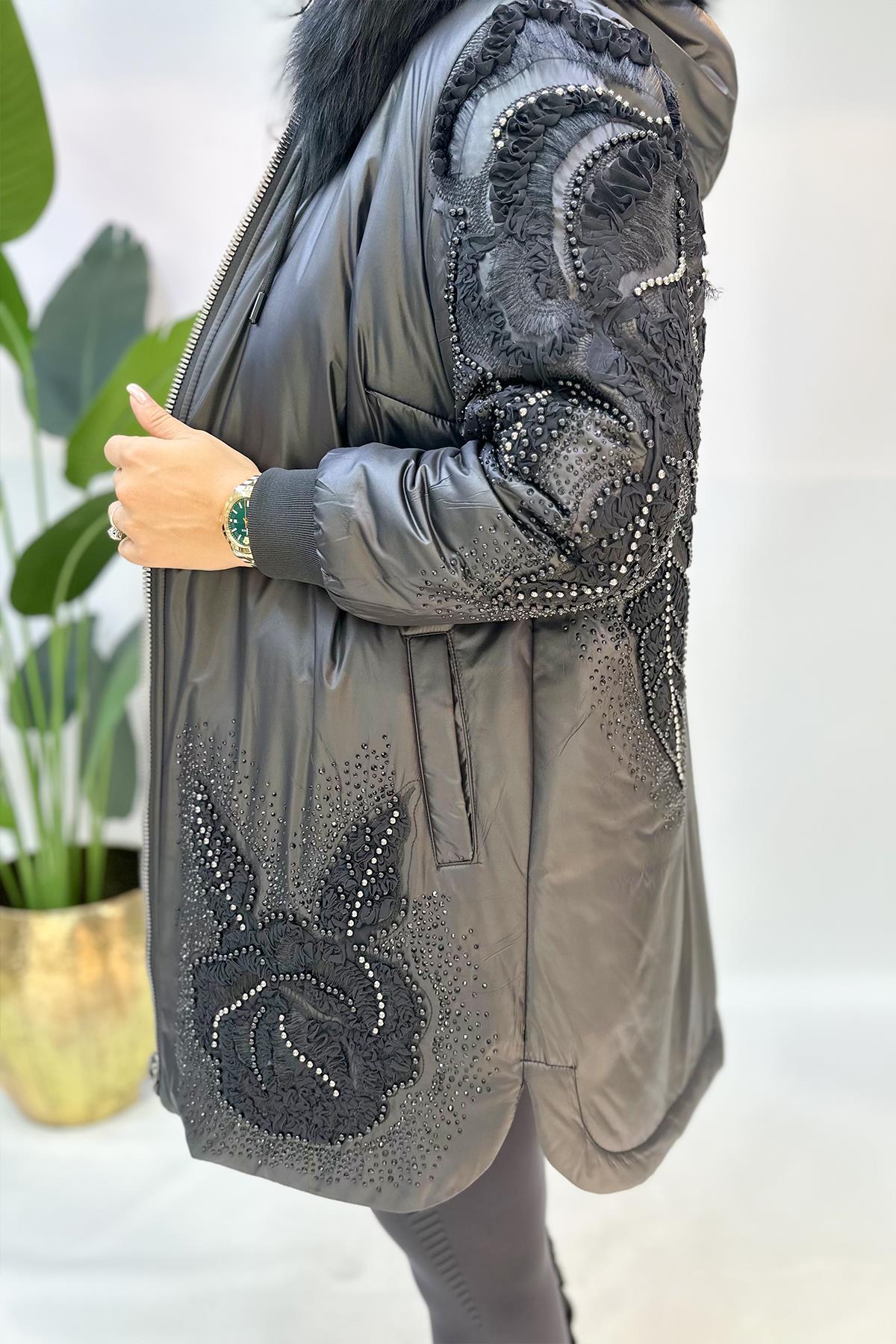 -20 KorumalıTaş Detaylı Bütük Beden Mont - Siyah 