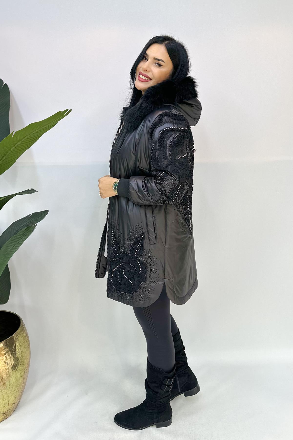 -20 KorumalıTaş Detaylı Bütük Beden Mont - Siyah 