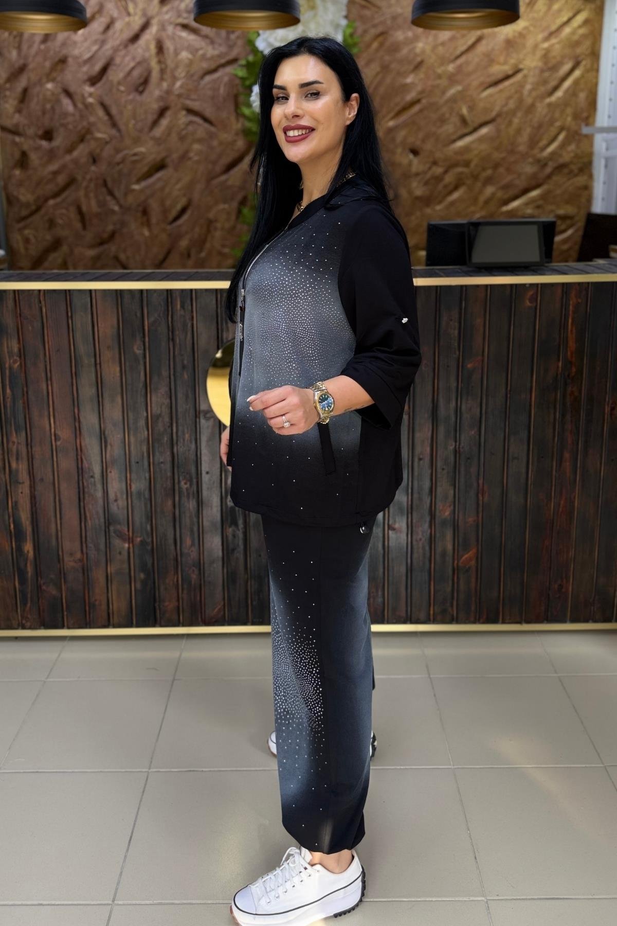 ESKİTME VE TAŞLI BÜYÜK BEDEN TAKIM