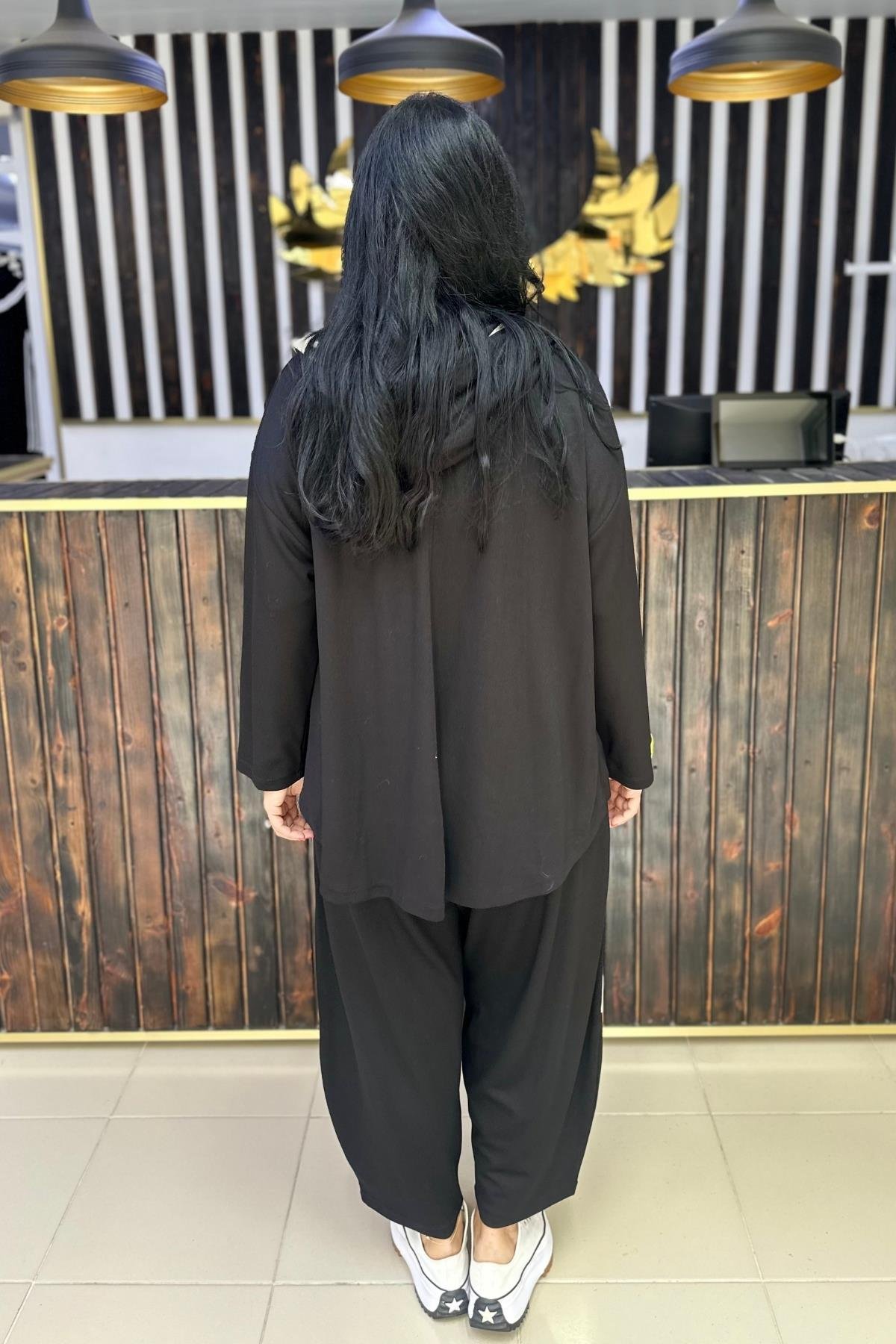 GÖZ DETAYLI BÜYÜK BEDEN TAKIM SİYAH