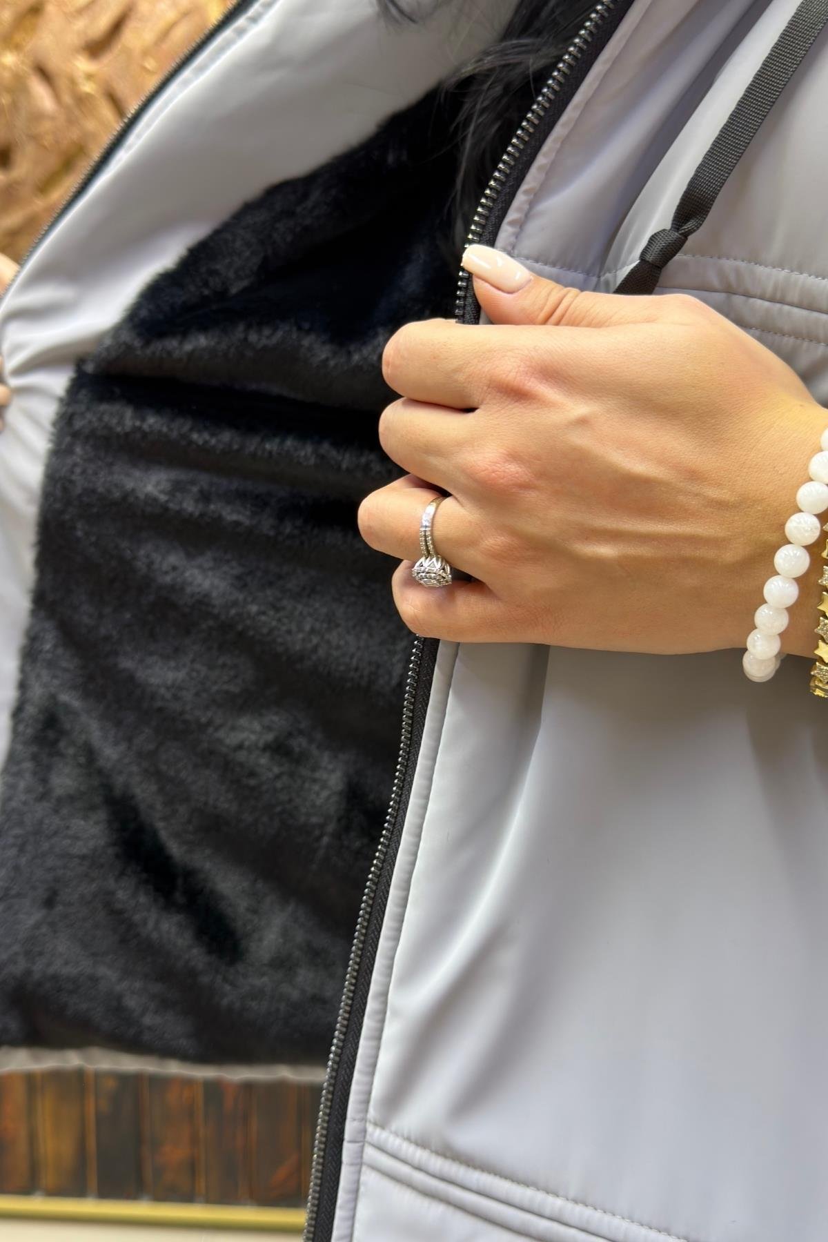 İÇİ KÜRKLÜ GRİ BÜYÜK BEDEN YELEK