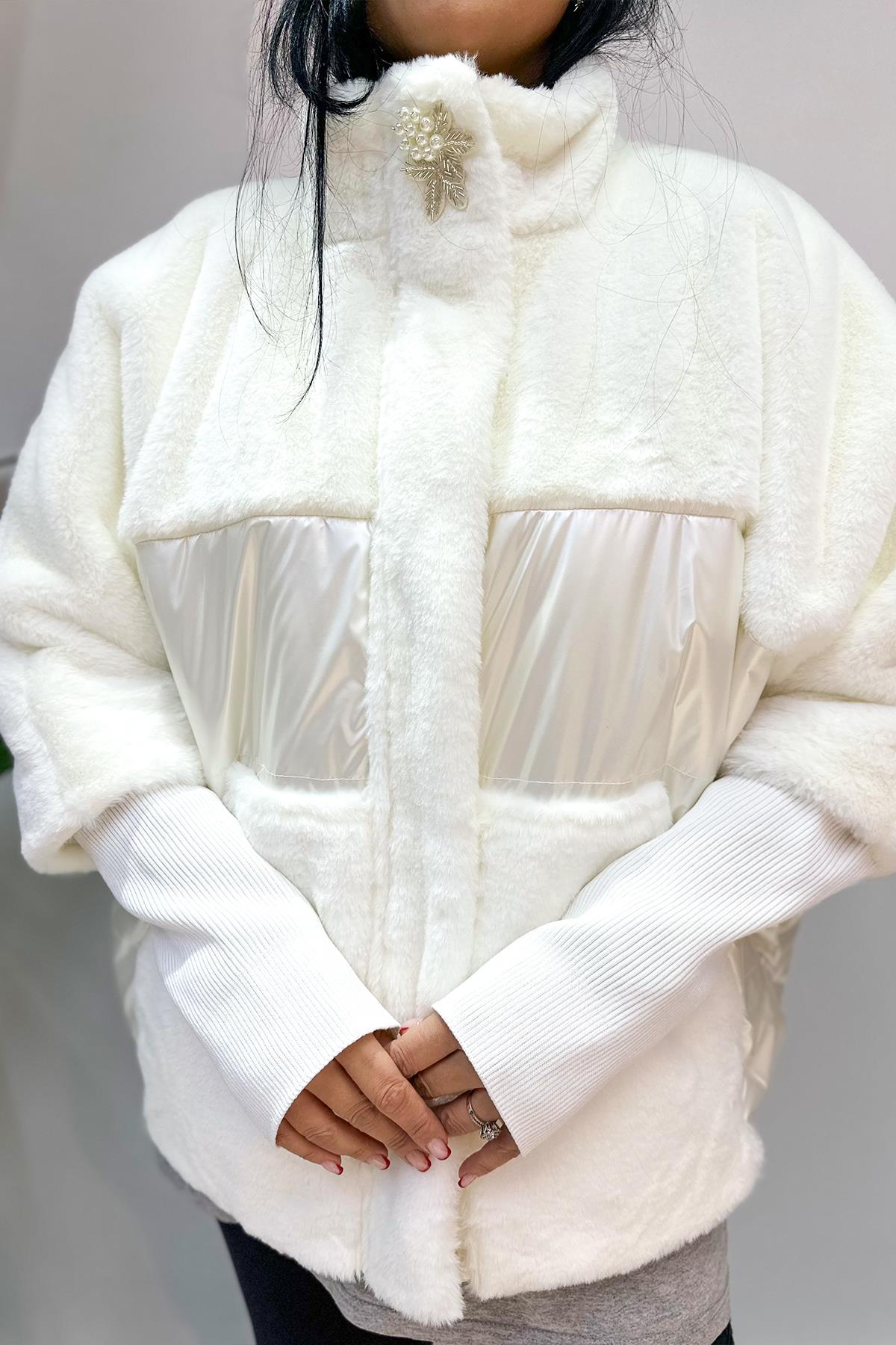 Peluş Detaylı Büyük Beden Mont - Beyaz