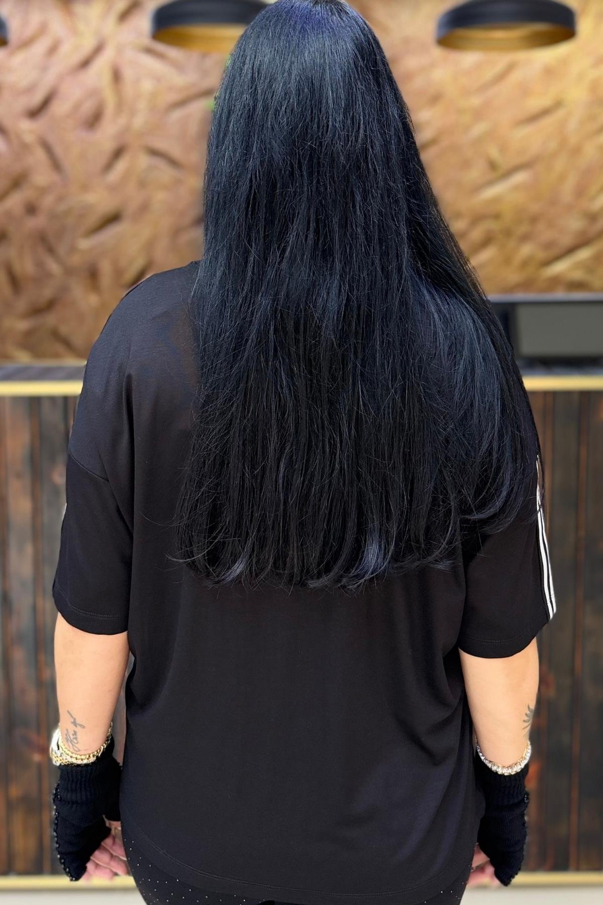 TAŞLI ŞERİT VE HARF DETAYLI BÜYÜK BEDEN BLUZ