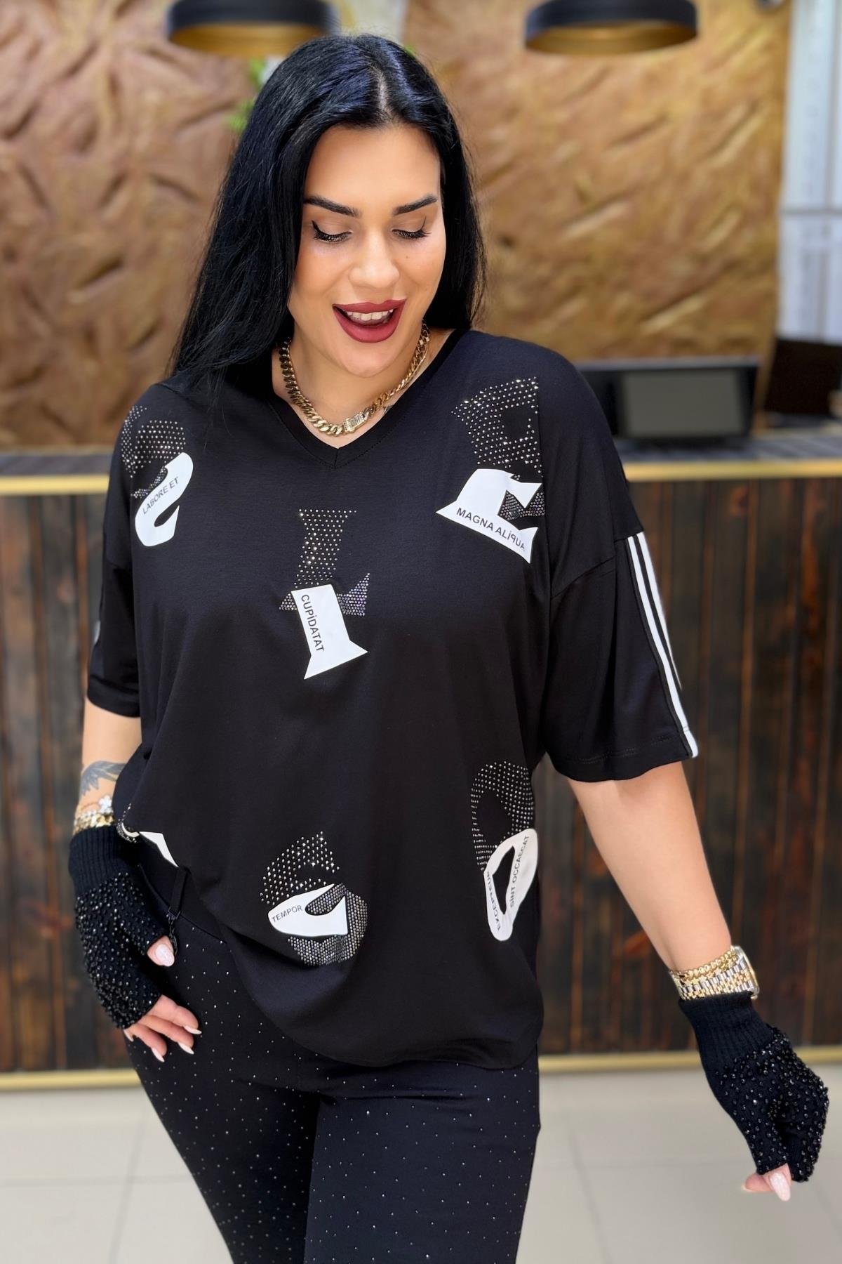 TAŞLI ŞERİT VE HARF DETAYLI BÜYÜK BEDEN BLUZ