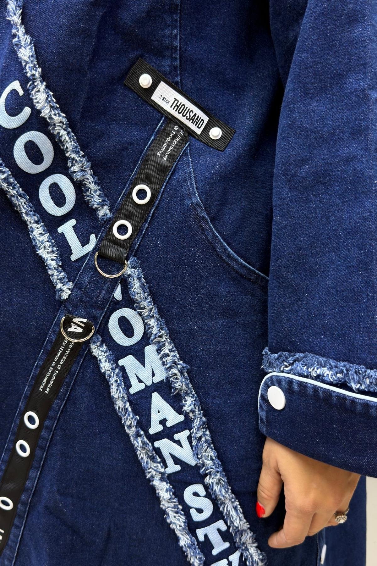 YAZI DETAYLI FERMUARLI JEAN CEKET BÜYÜK BEDEN