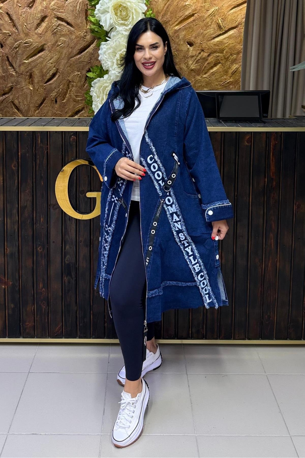 YAZI DETAYLI FERMUARLI JEAN CEKET BÜYÜK BEDEN