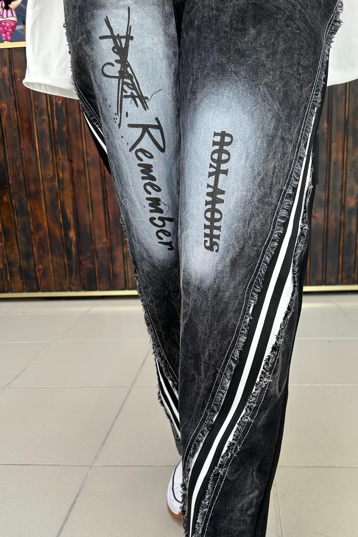 YAZI DETAYLI TAŞLANMIŞ JEAN PANTALON BÜYÜK BEDEN