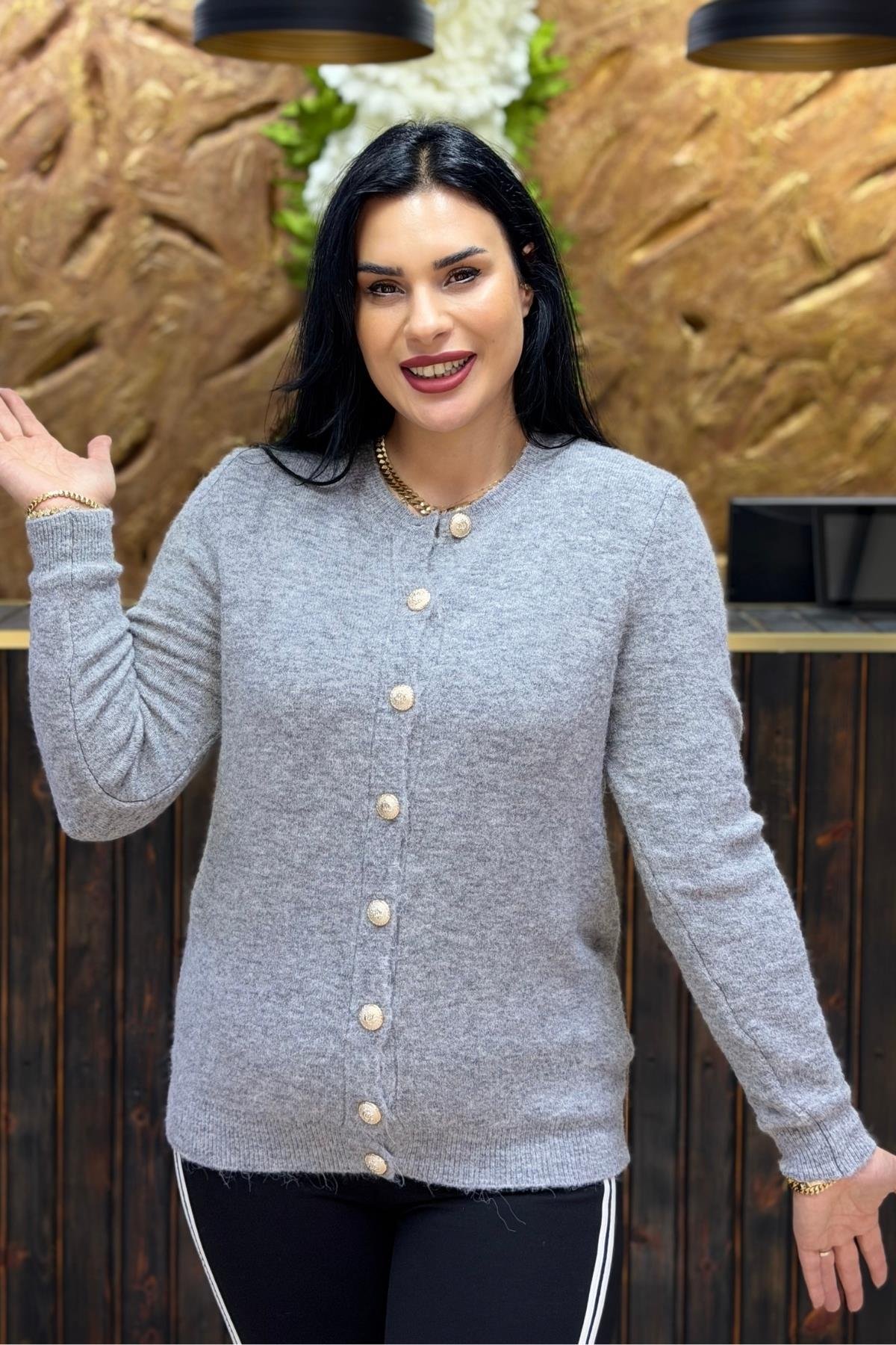 YUMOŞ LİKRALI BÜYÜK BEDEN BLUZ HIRKA