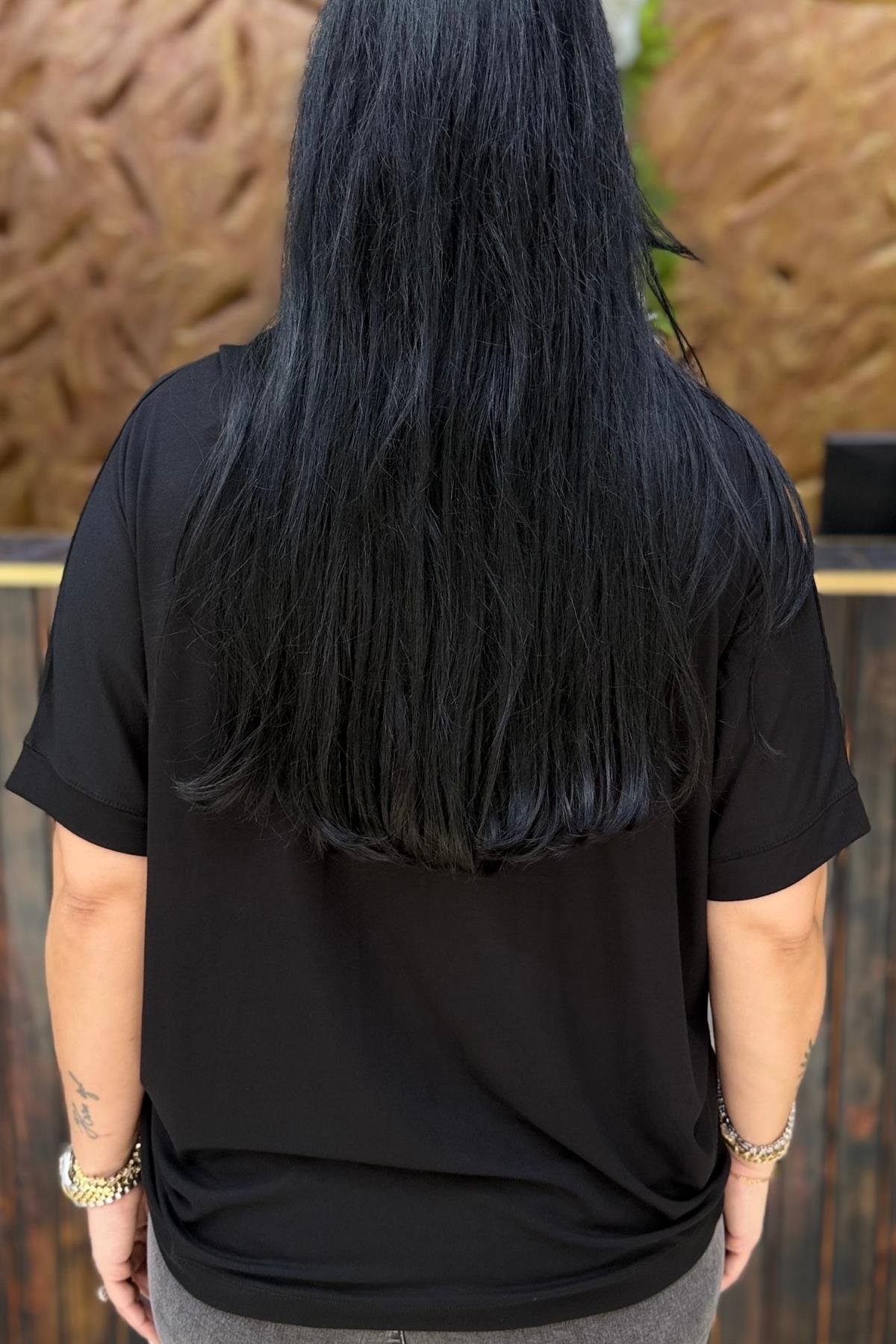 YÜZ DETAYLI TAŞLI BÜYÜK BEDEN BLUZ 